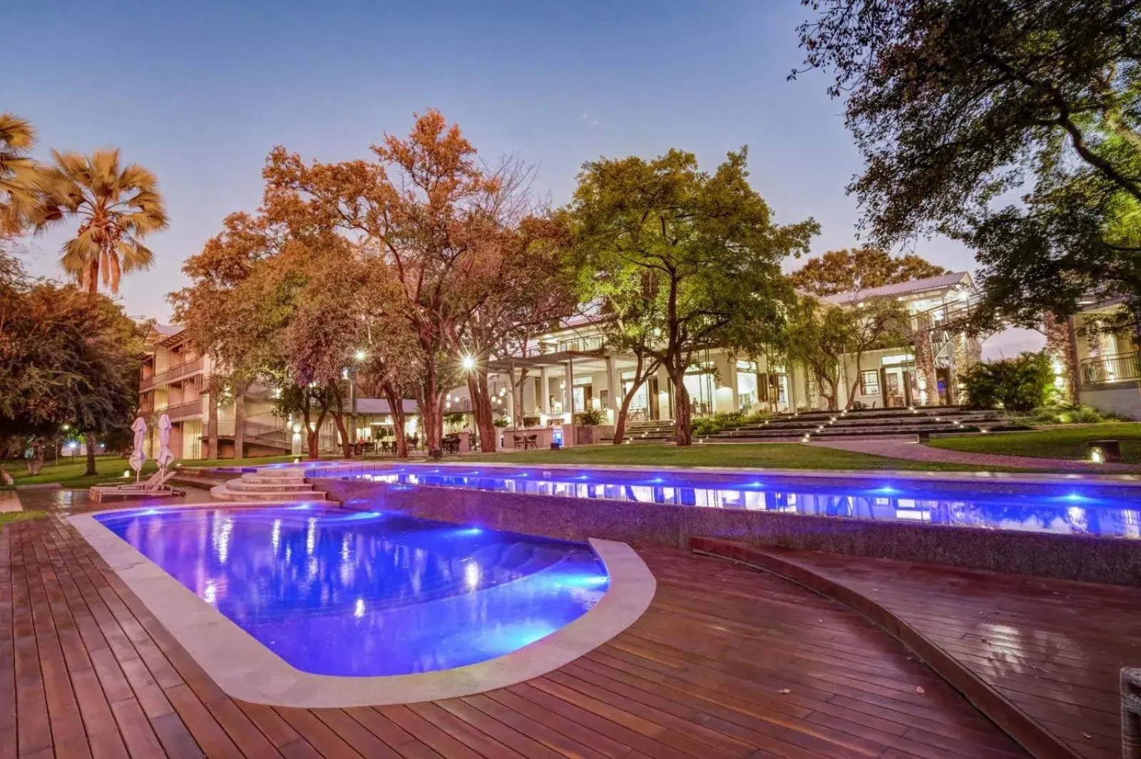 Swimming pool in Palm River Hotel Swimming pool in Palm River Hotel