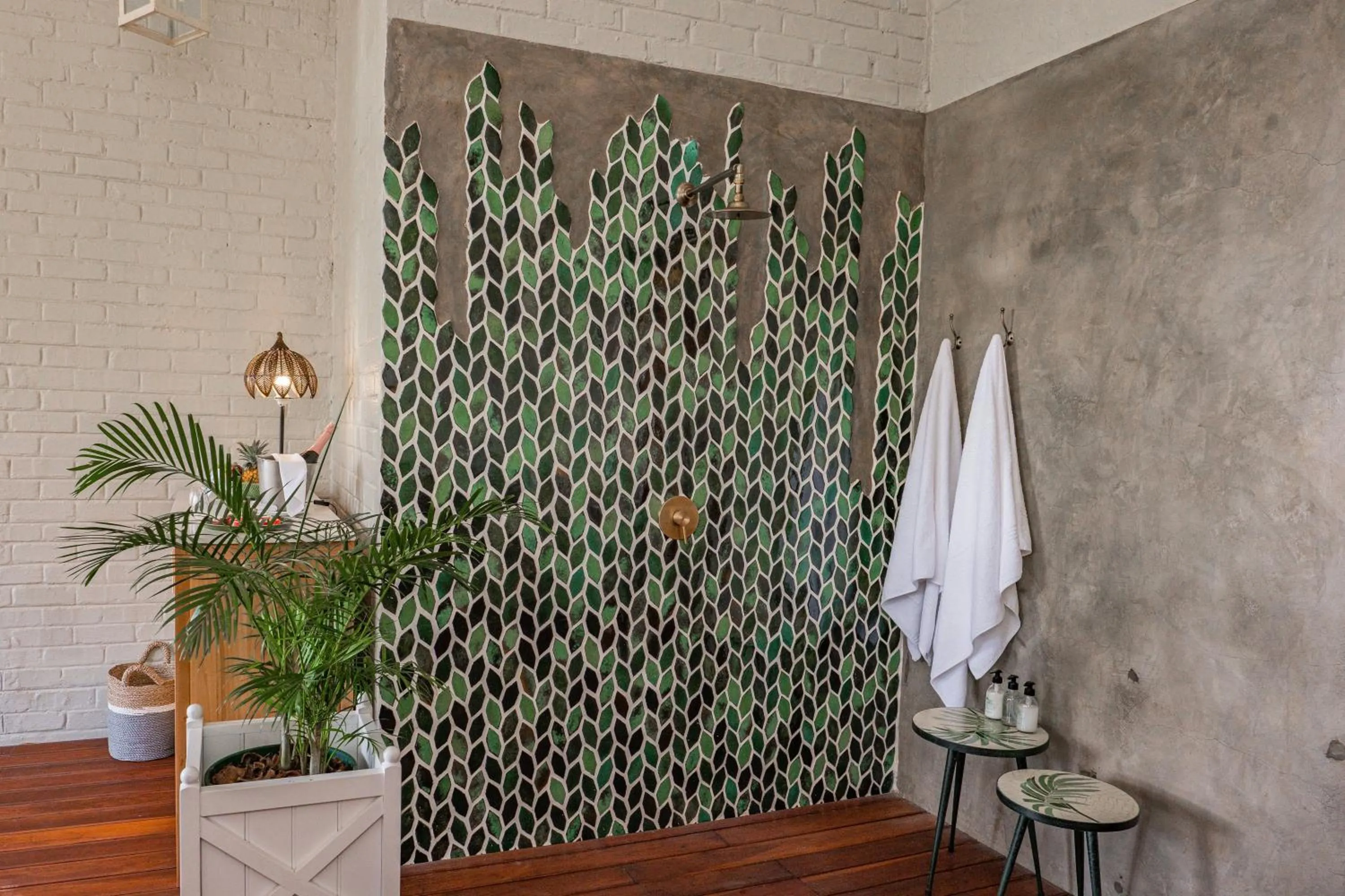 Shower in Palm River Hotel