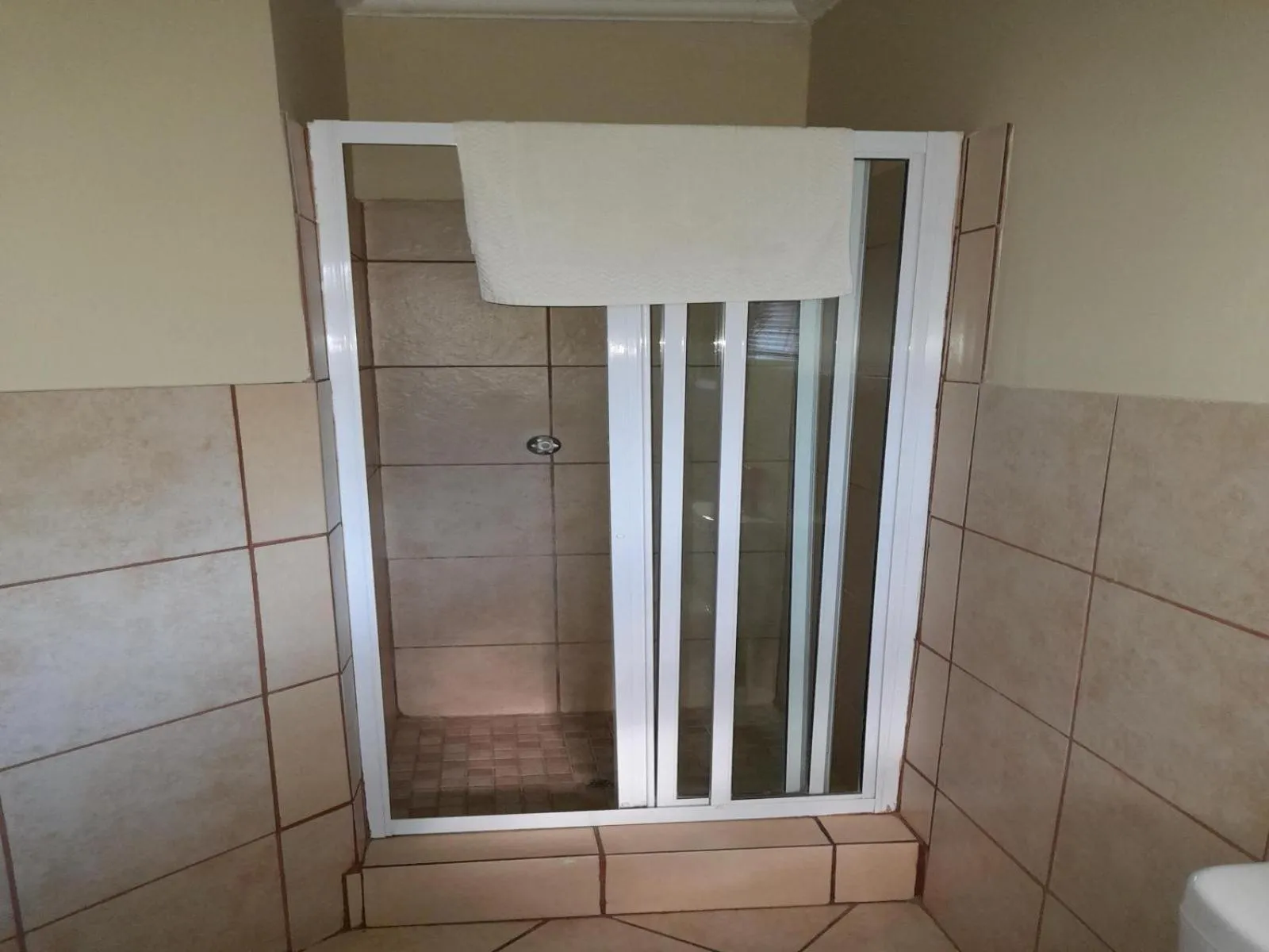 Shower in Palms Lodge