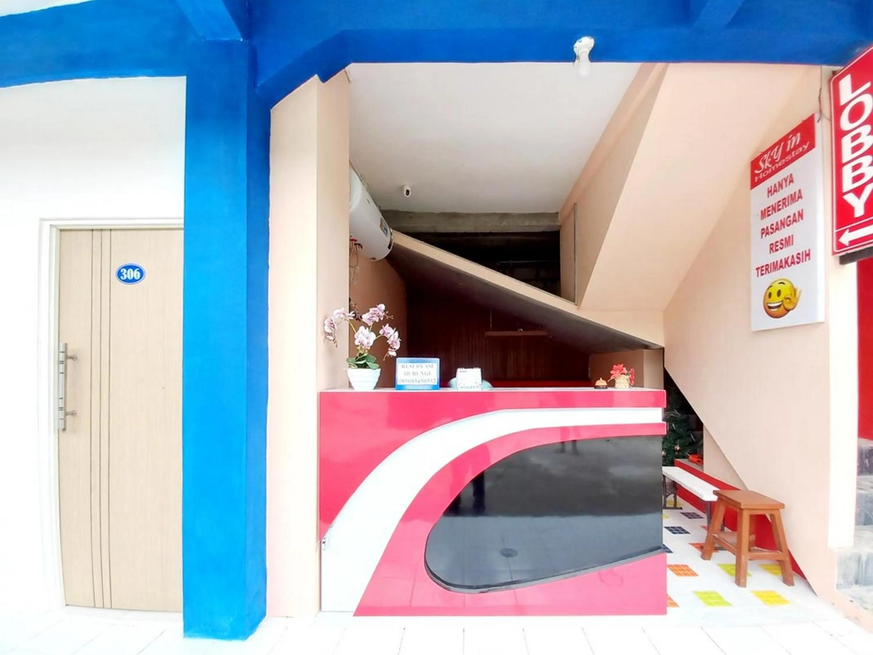 Lobby or reception, Bed in Sky In Homestay Syariah near RSUD Sogaten RedPartner