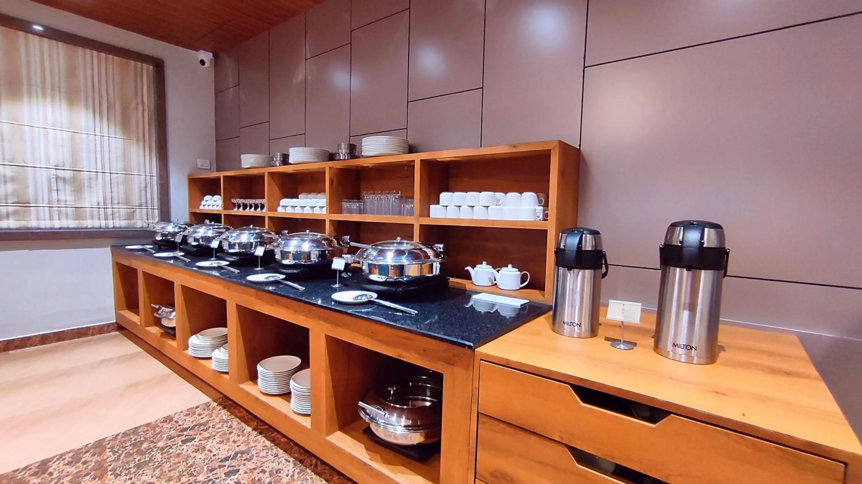 Coffee/tea facilities in Sshubh Hotel Nathdwara
