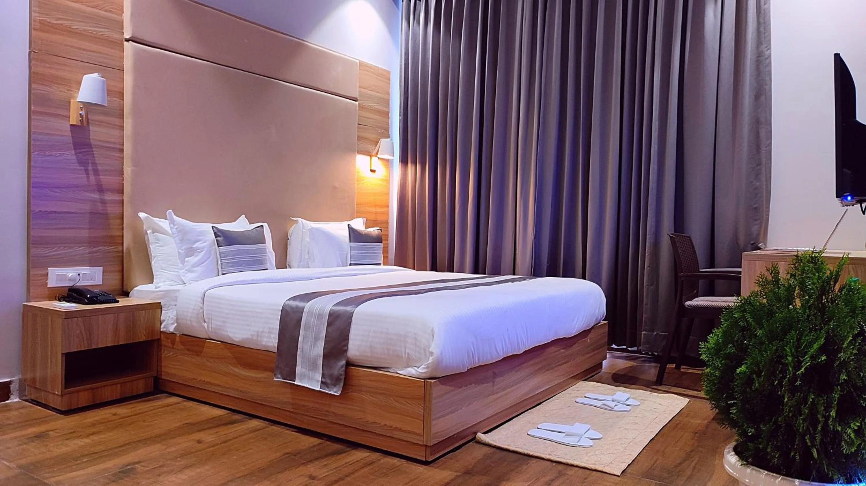 Bedroom, Bed in Sshubh Hotel Nathdwara