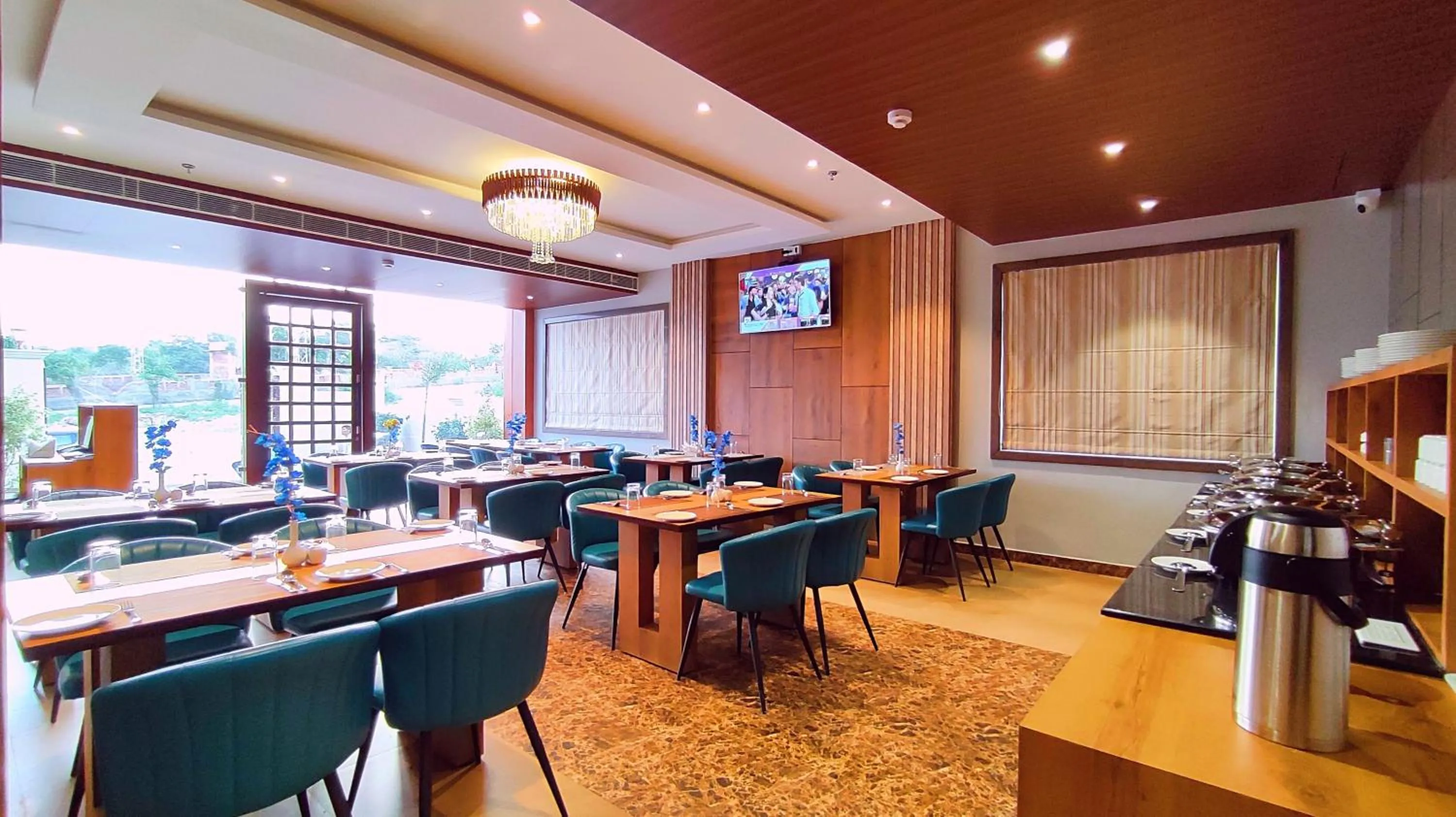 Restaurant/places to eat in Sshubh Hotel Nathdwara