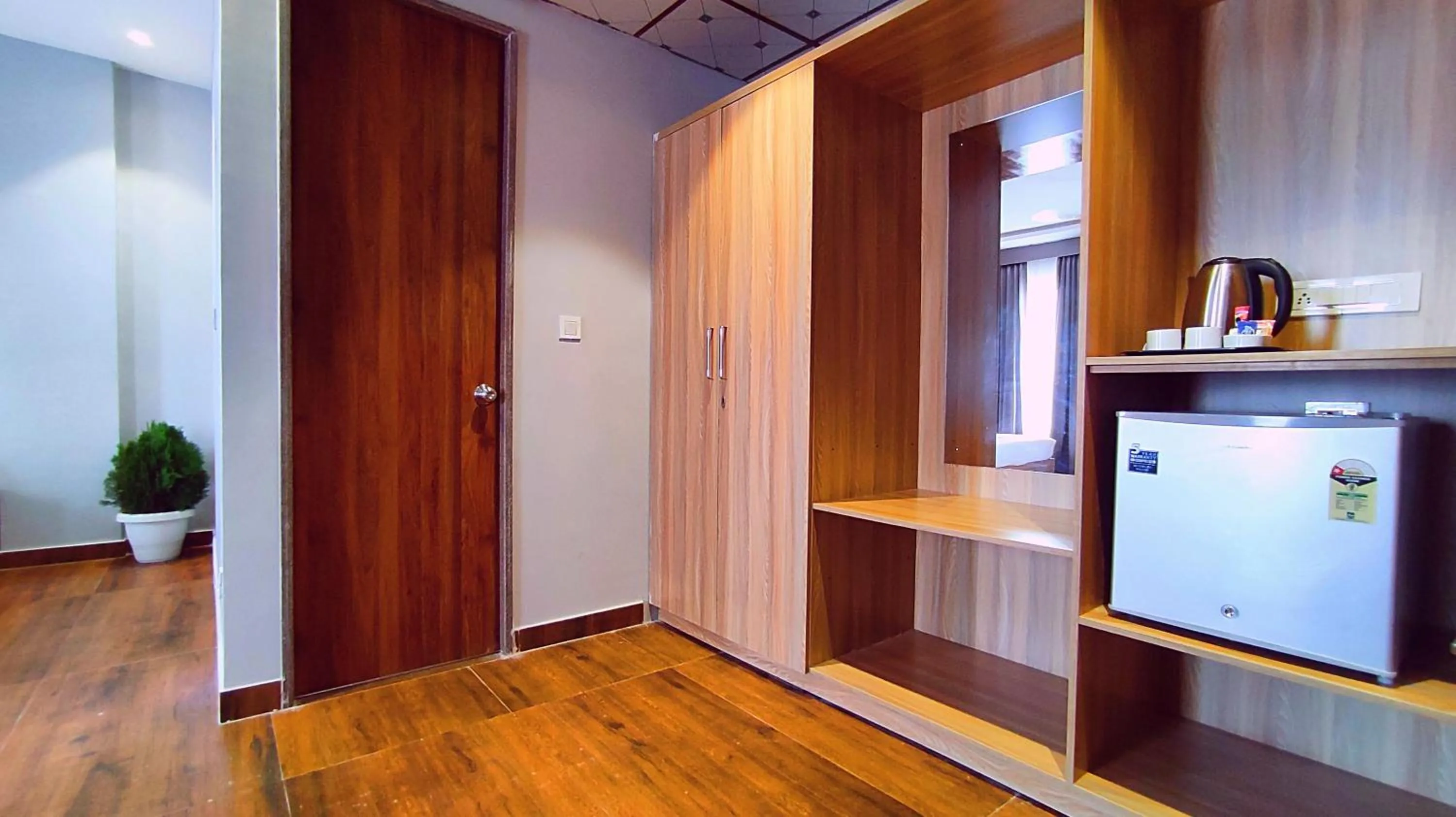 Coffee/tea facilities in Sshubh Hotel Nathdwara