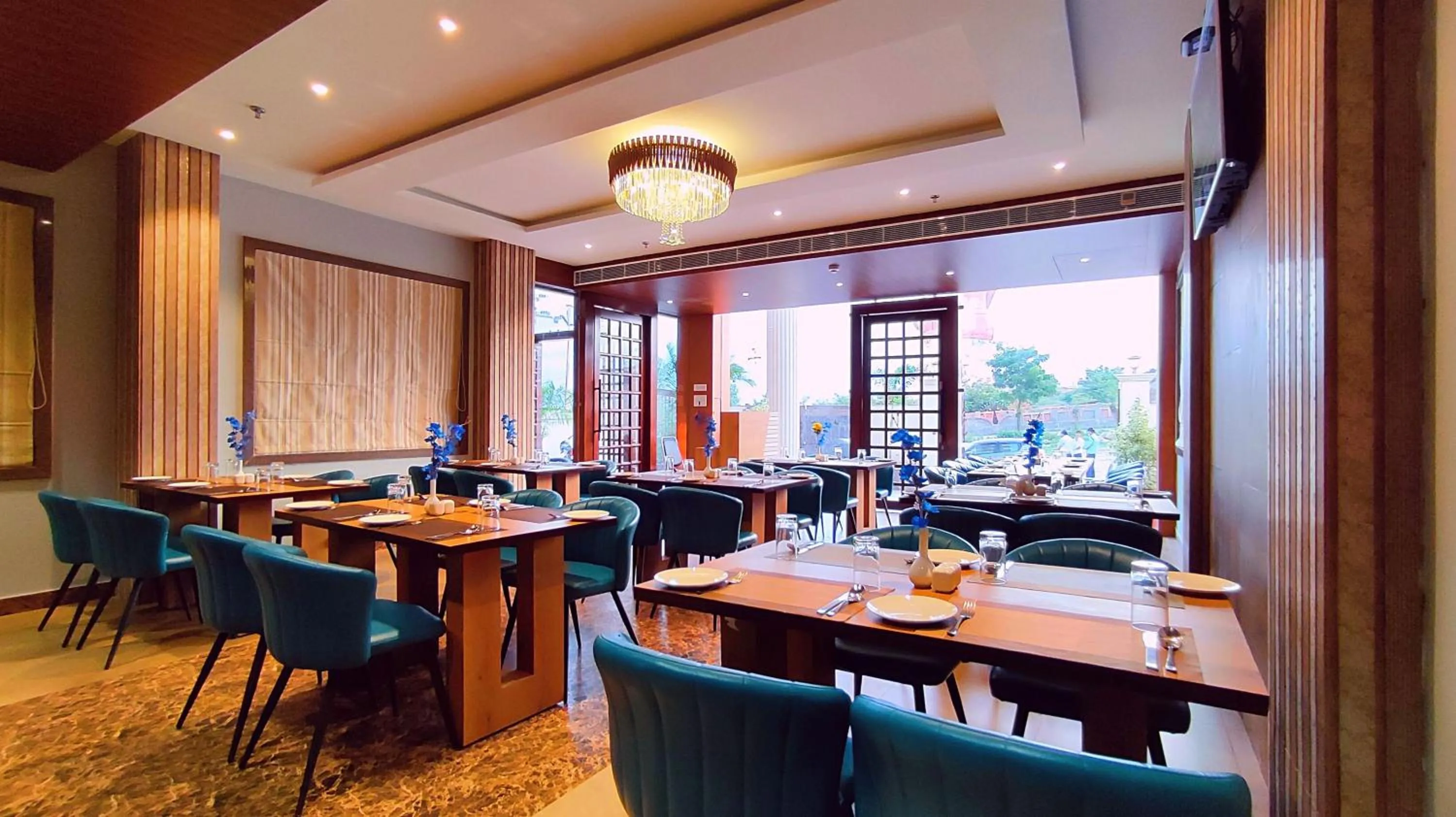 Restaurant/places to eat in Sshubh Hotel Nathdwara