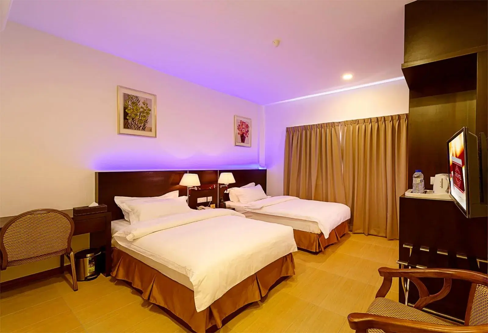 Deluxe Twin Room in ERNES Hotel Alma Bukit Mertajam Deluxe Twin Room in ERNES Hotel Alma Bukit Mertajam