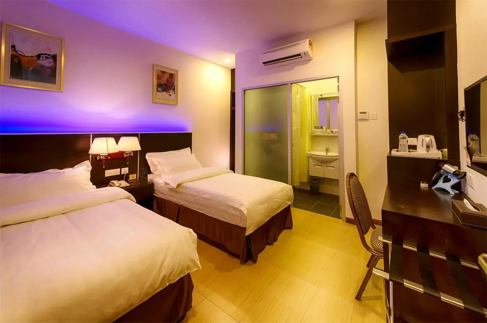 Standard Twin Room in ERNES Hotel Alma Bukit Mertajam Standard Twin Room in ERNES Hotel Alma Bukit Mertajam
