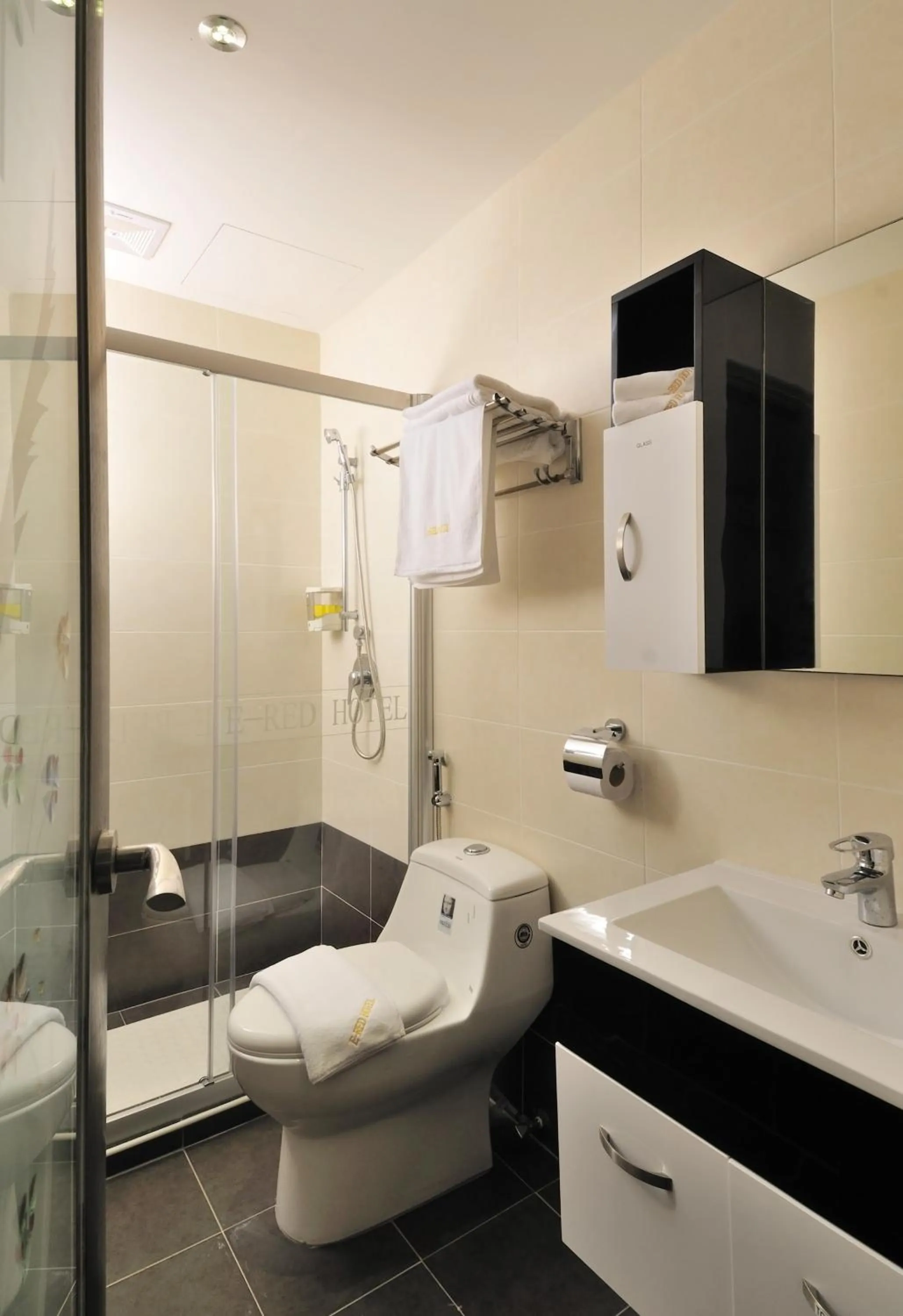 Bathroom in ERNES Hotel Alma Bukit Mertajam