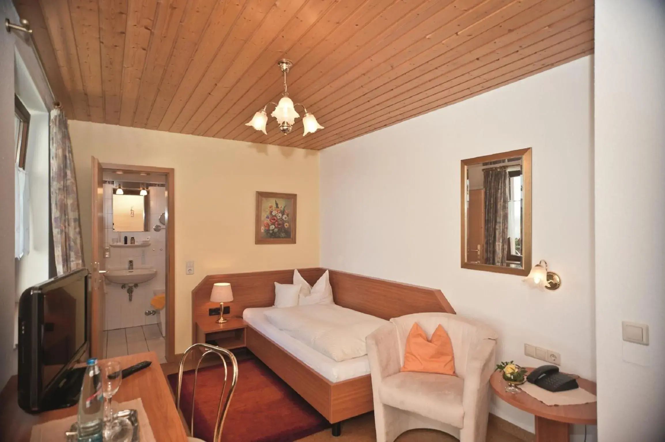 Comfort Single Room in Hotel Landgasthof Kranz Comfort Single Room in Hotel Landgasthof Kranz