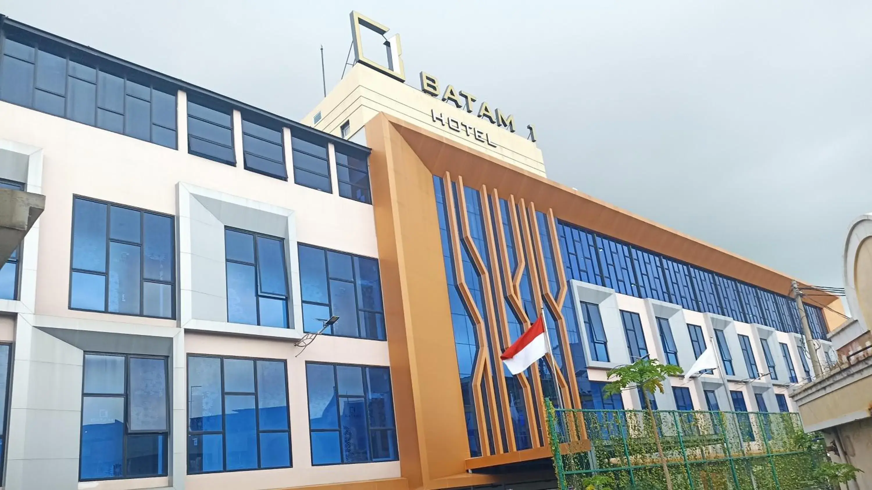 Property building in BATAM 1 HOTEL Property building in BATAM 1 HOTEL