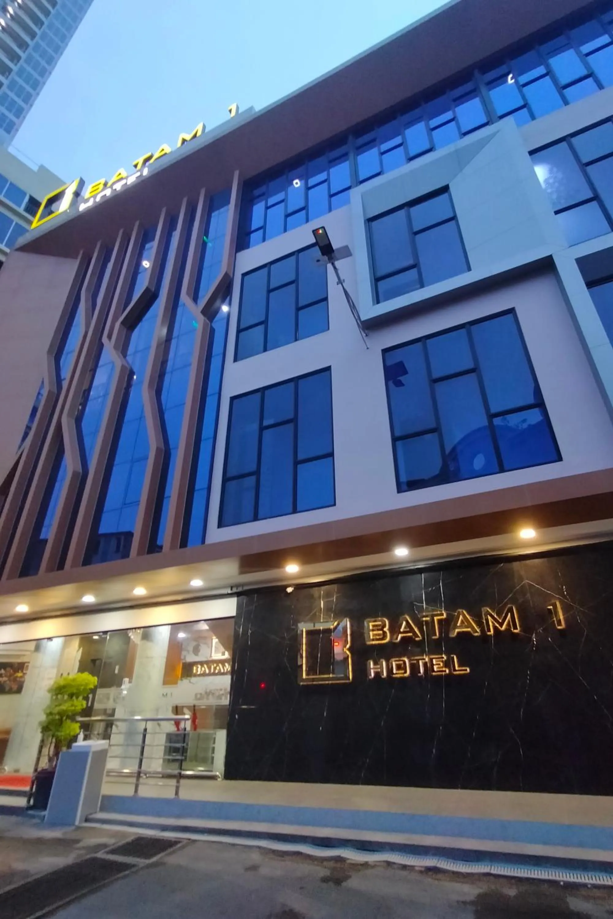 Property building in BATAM 1 HOTEL
