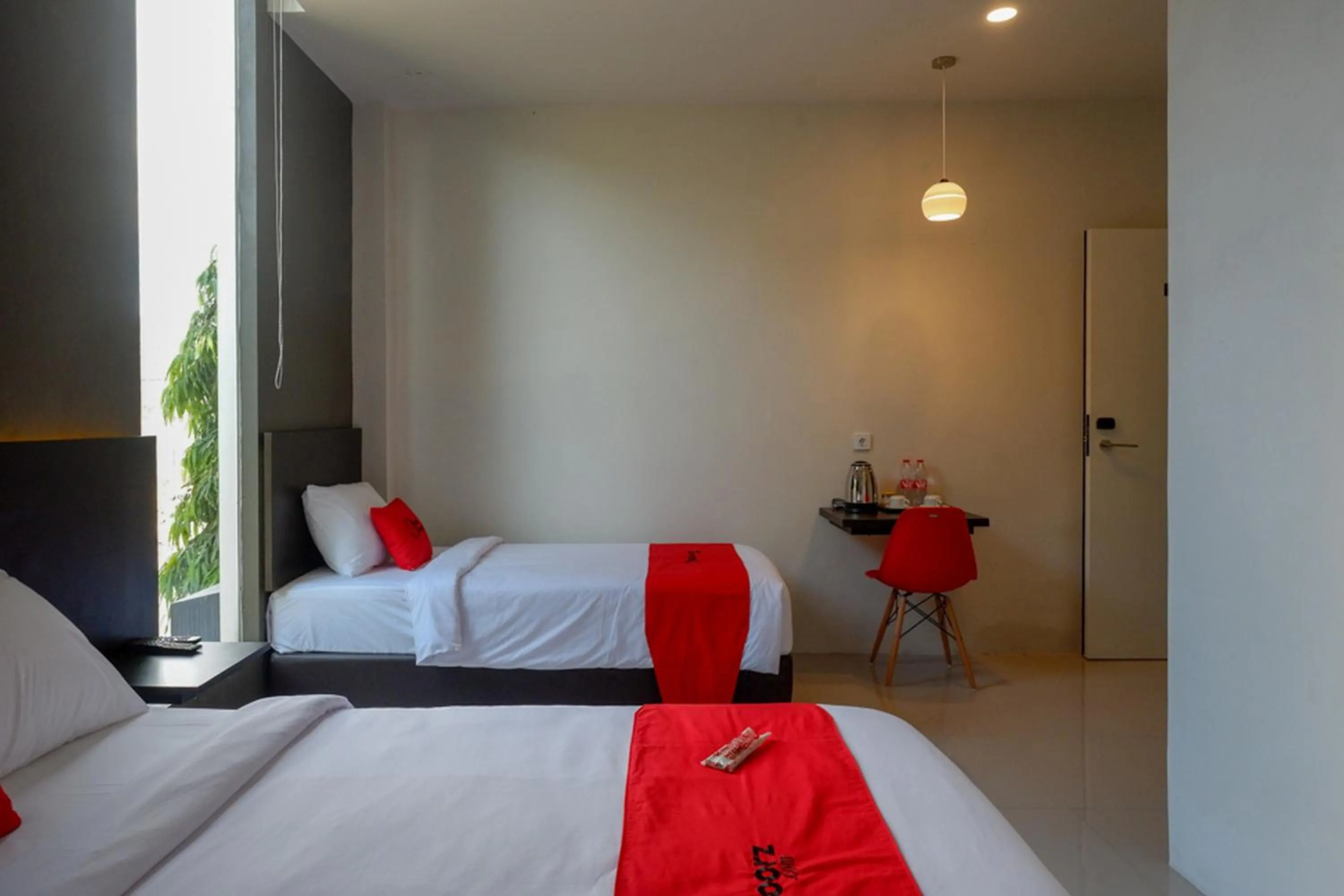 Bedroom, Bed in RedDoorz Plus near Solo Baru