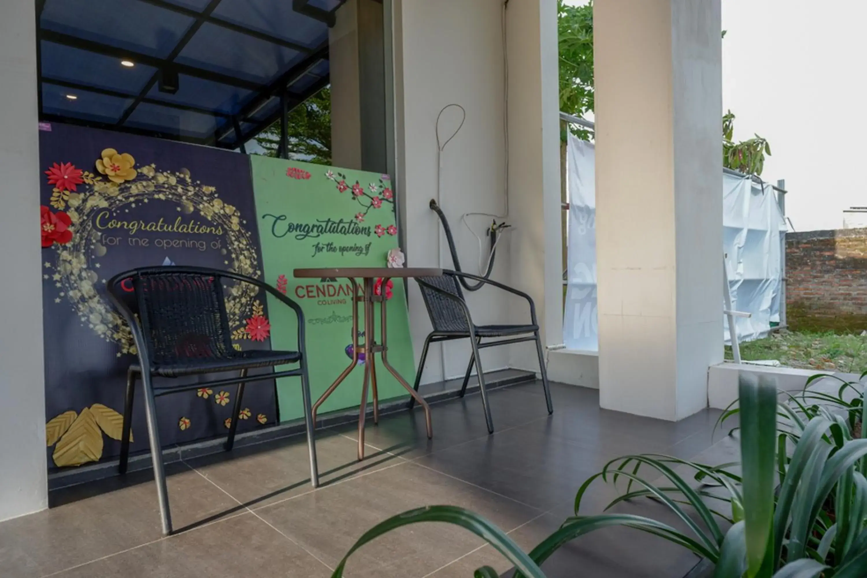 Property building in RedDoorz Plus near Solo Baru Property building in RedDoorz Plus near Solo Baru