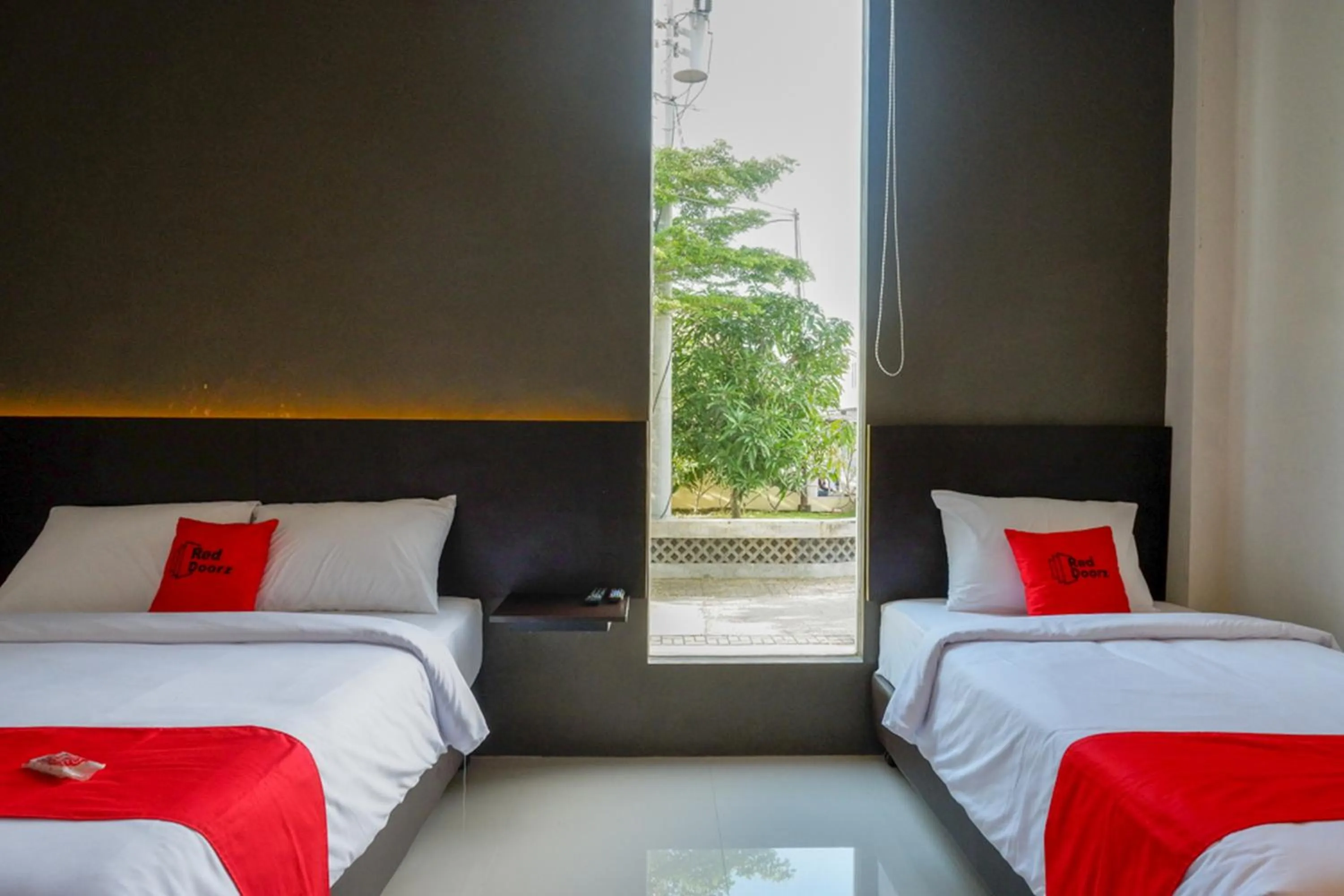 Bedroom, Bed in RedDoorz Plus near Solo Baru