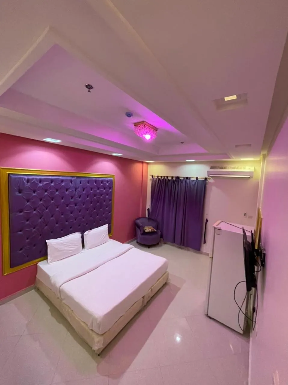 Bedroom, Bed in Golden Quba 1