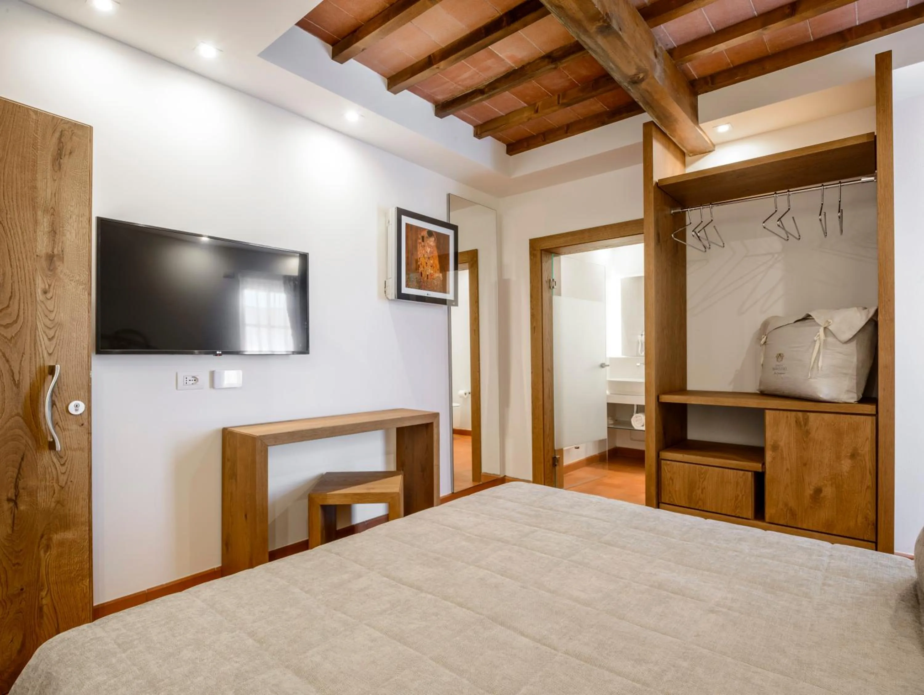 Photo of the whole room, Bed in Tenuta Sovestro - Agriturismo e winery