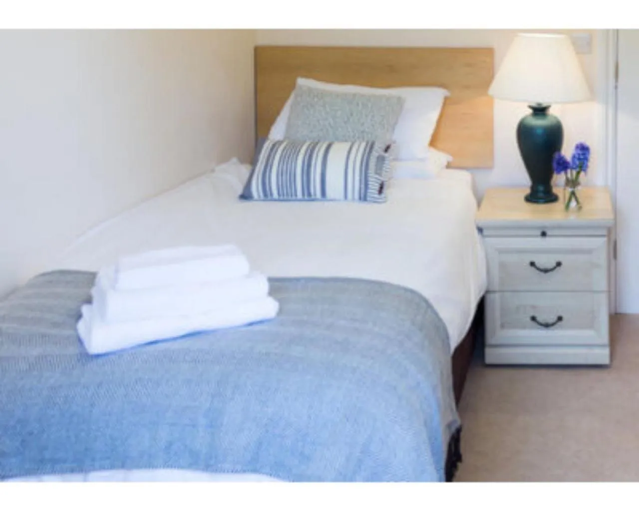 Bedroom, Bed in The Bull Inn