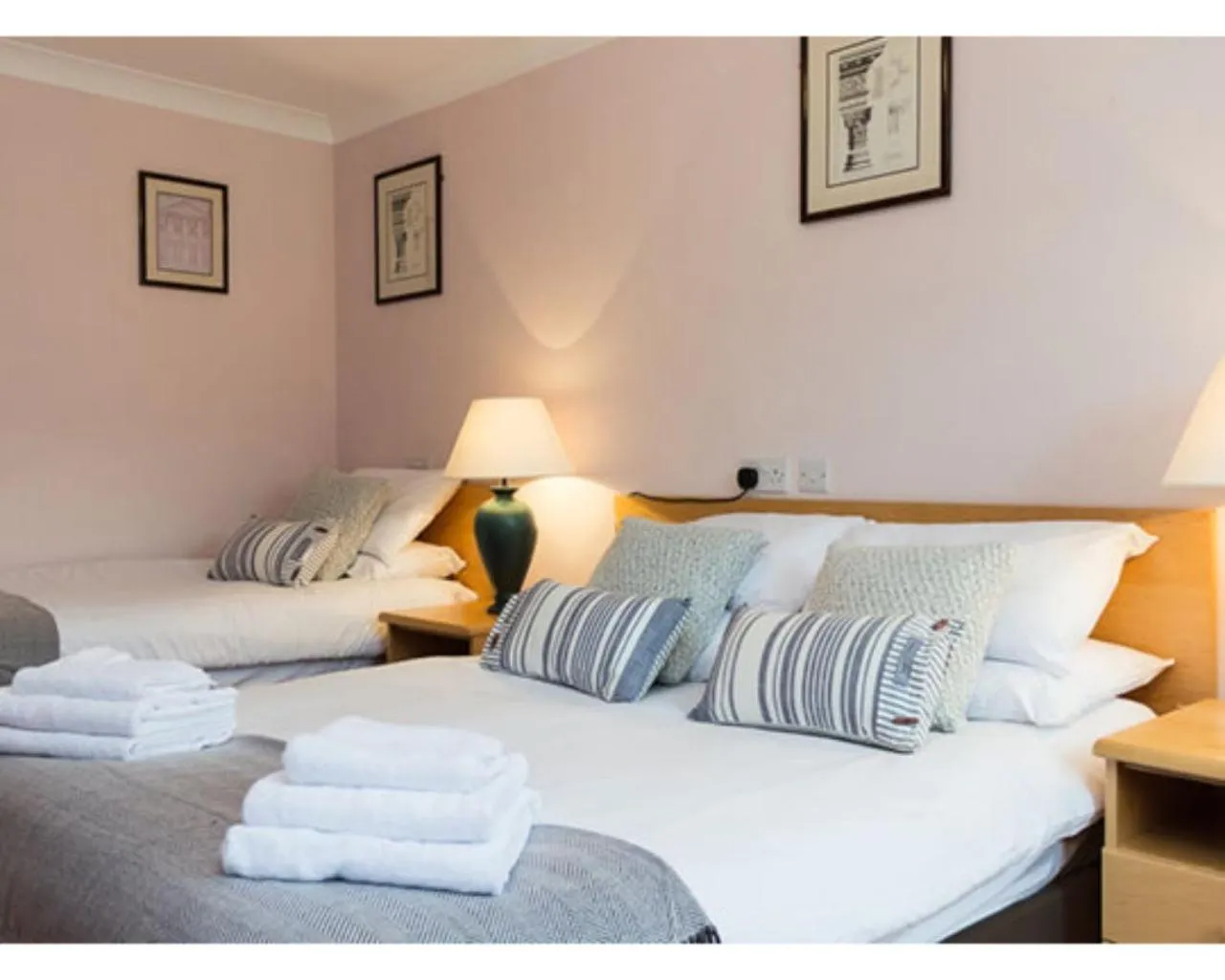 Bedroom, Bed in The Bull Inn