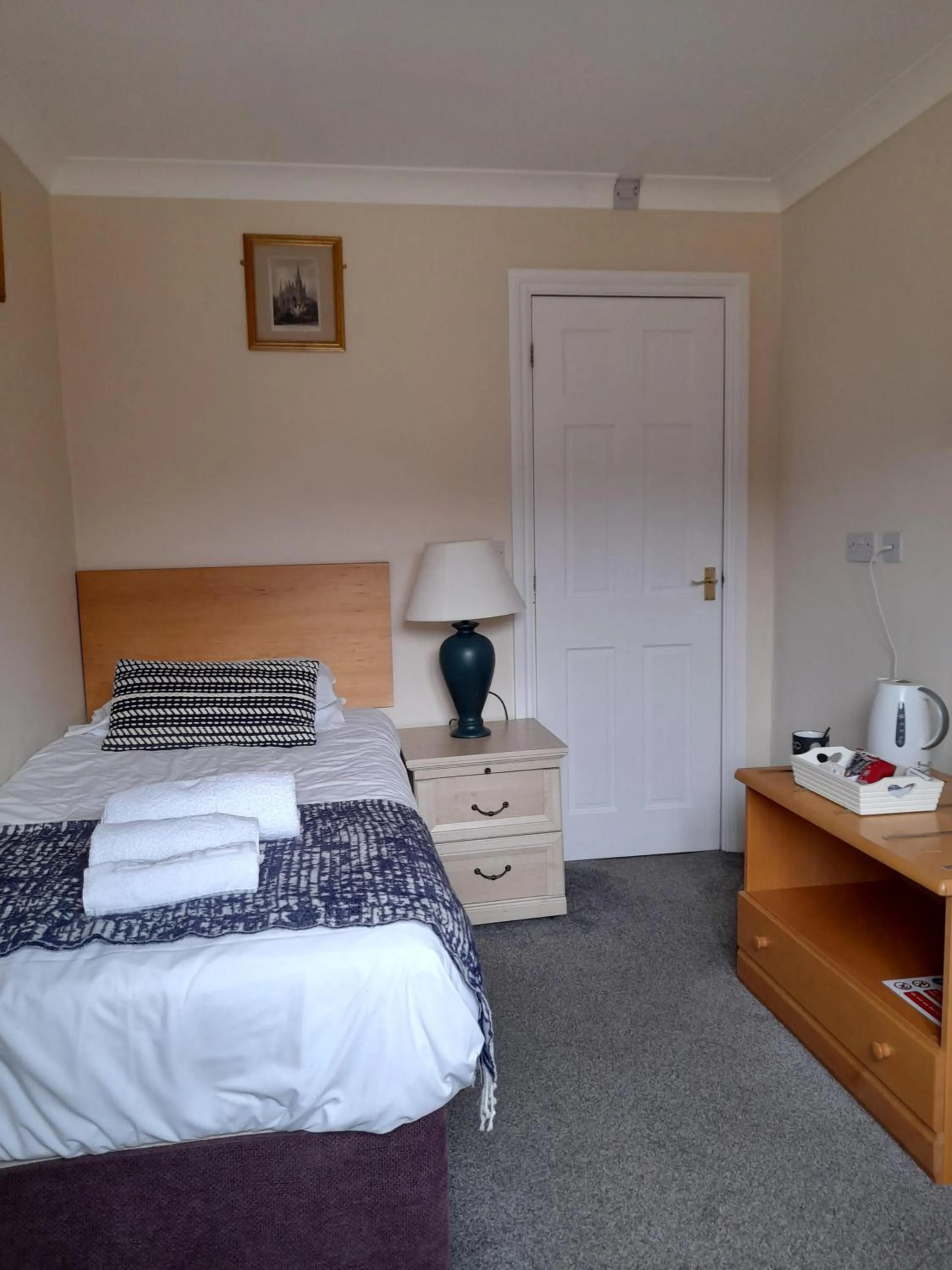 Bedroom, Bed in The Bull Inn