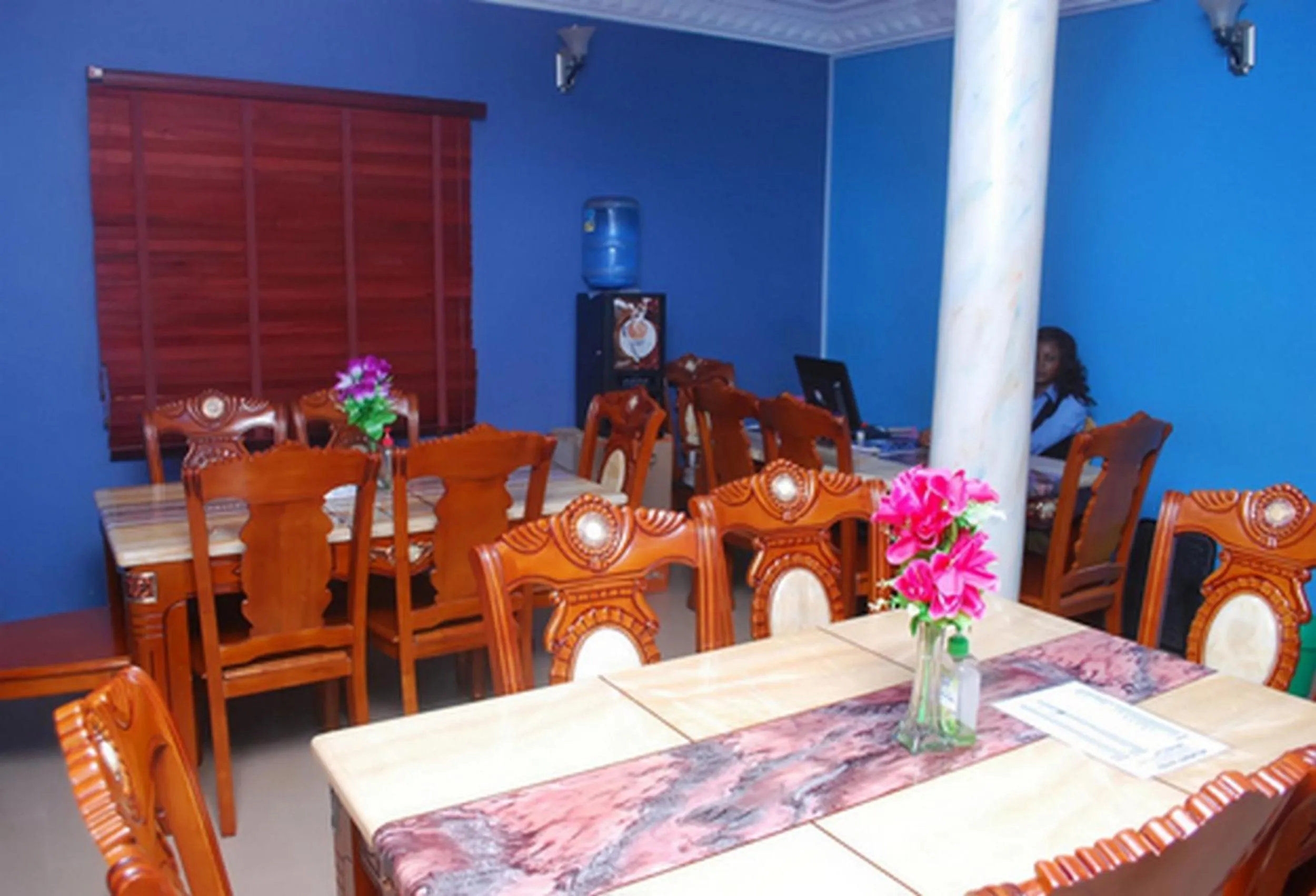 Restaurant/places to eat in Owees Place-standard