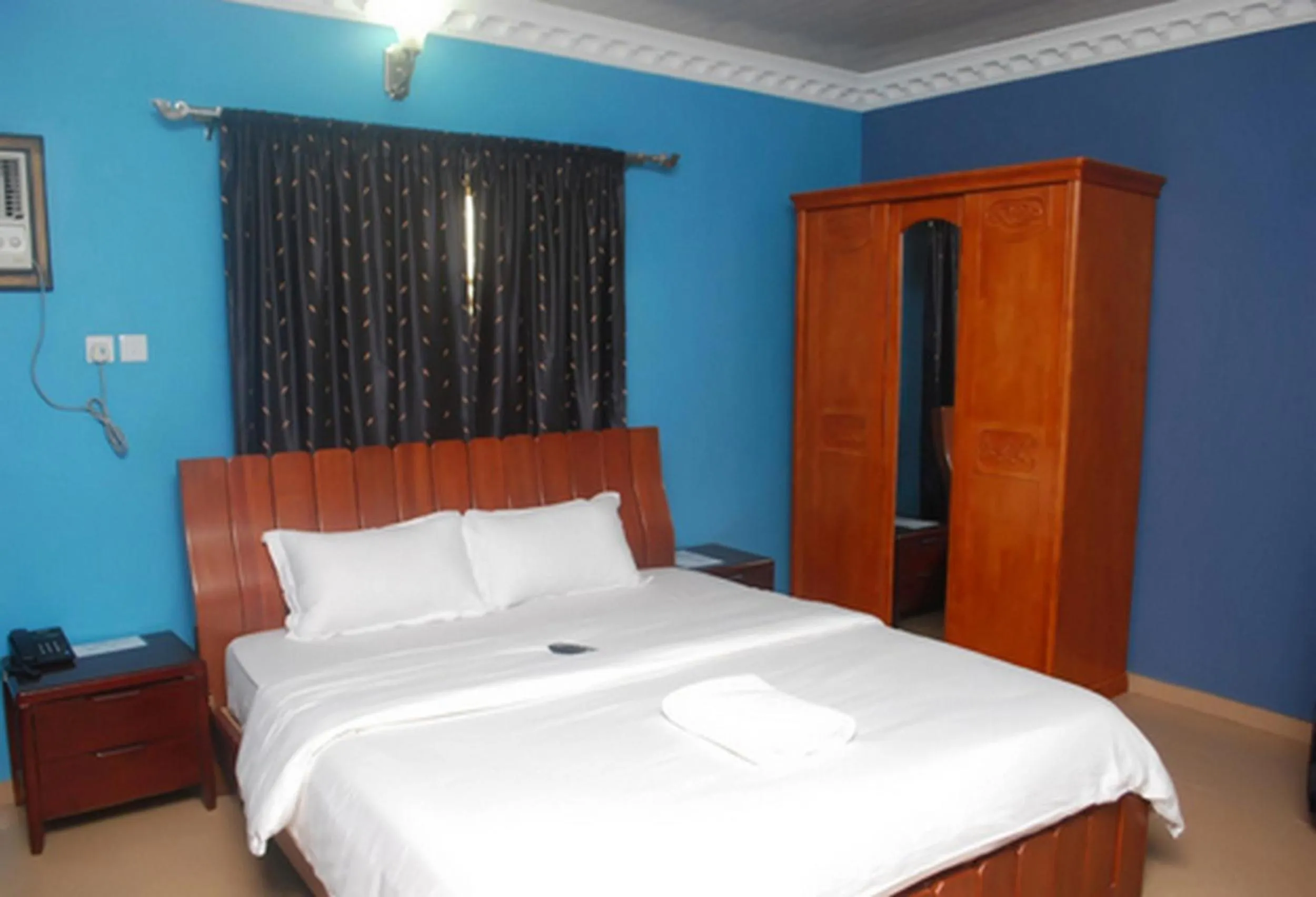 Bed in Owees Place-standard