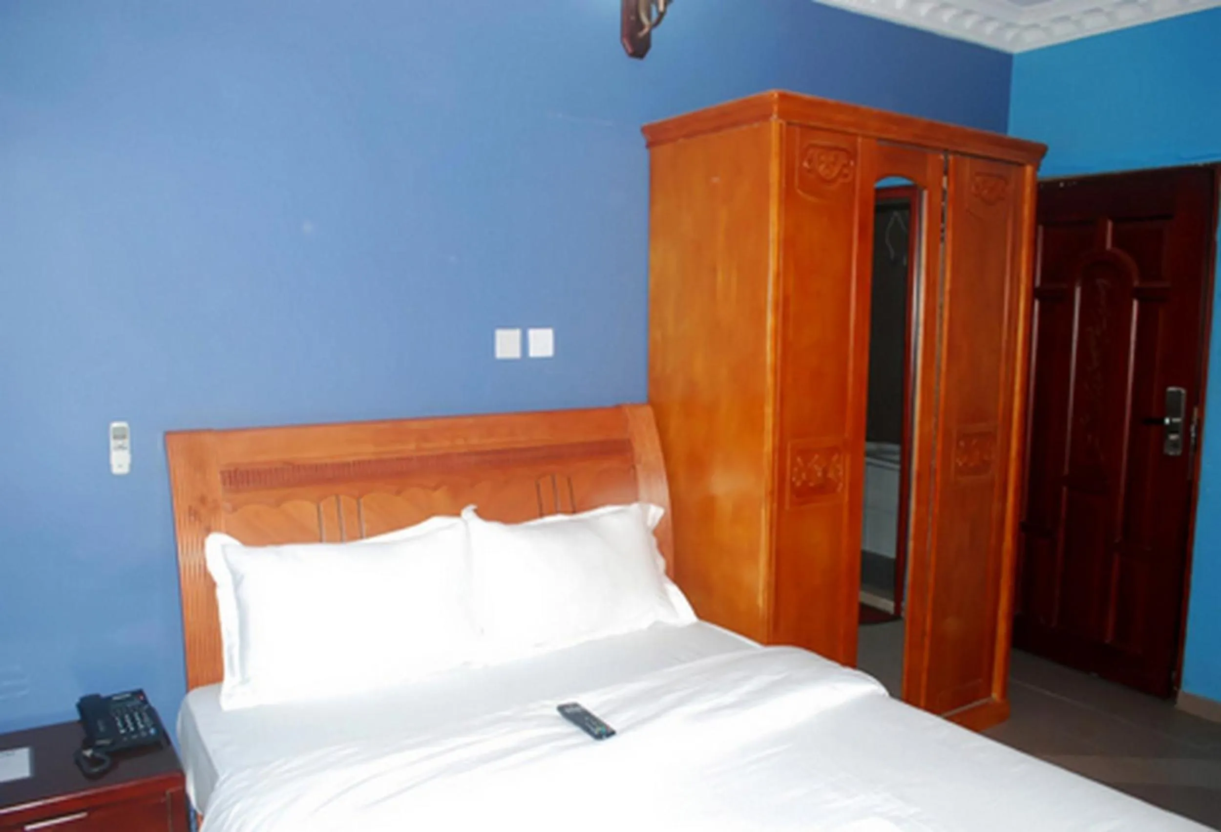 Bed in Owees Place-standard