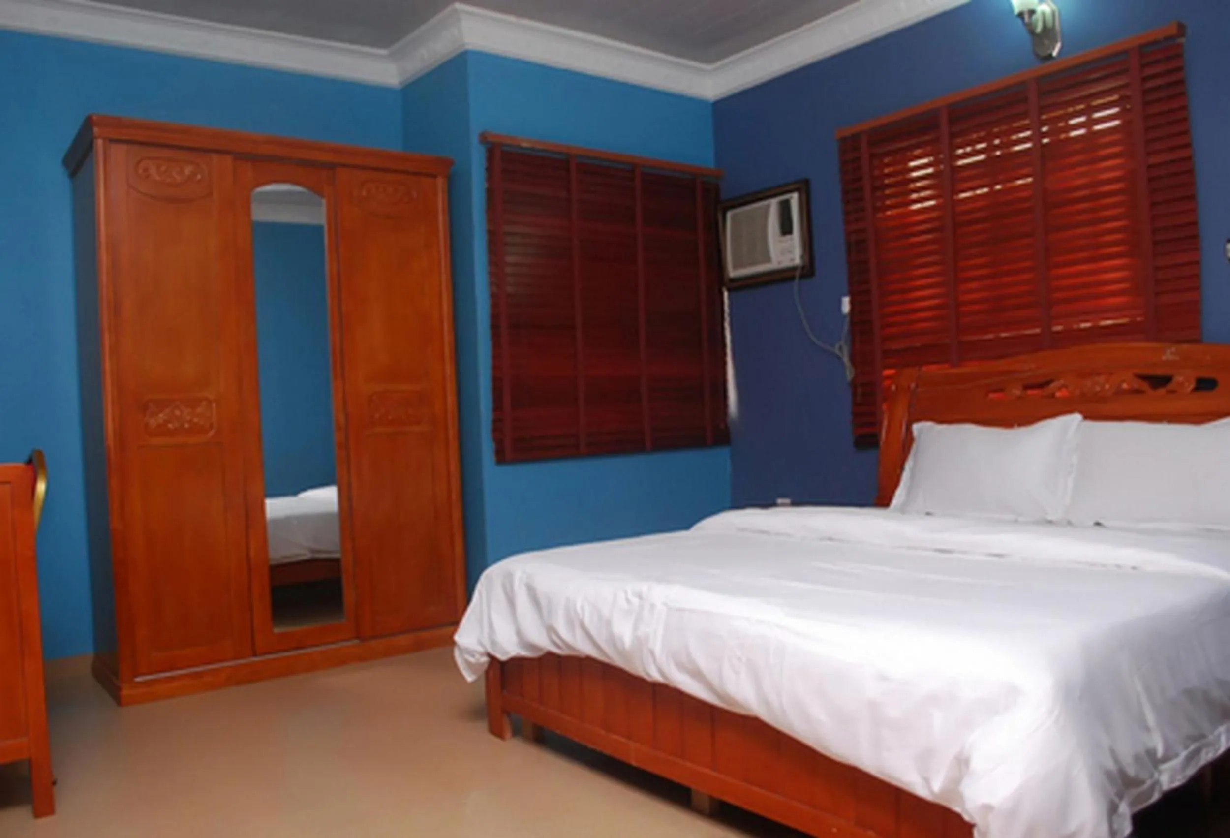 Bed in Owees Place-standard