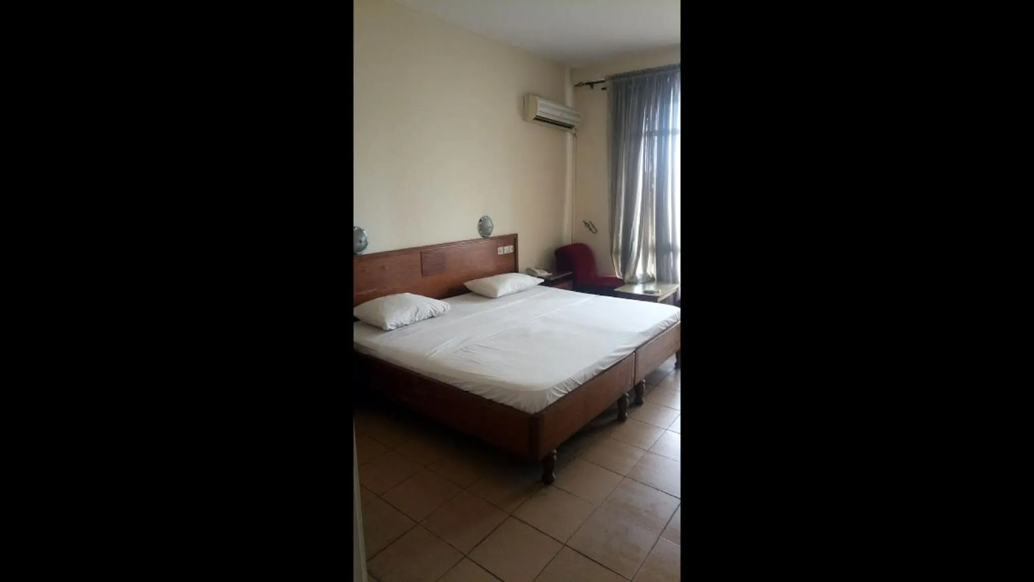 Bed in Premier Hotel-ibadan