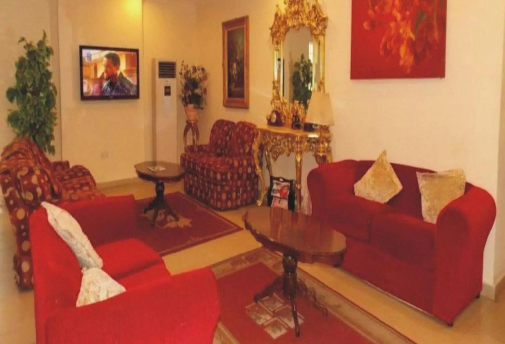 Living room in Room in Lodge - Ambassadors Hotel Ikoyi