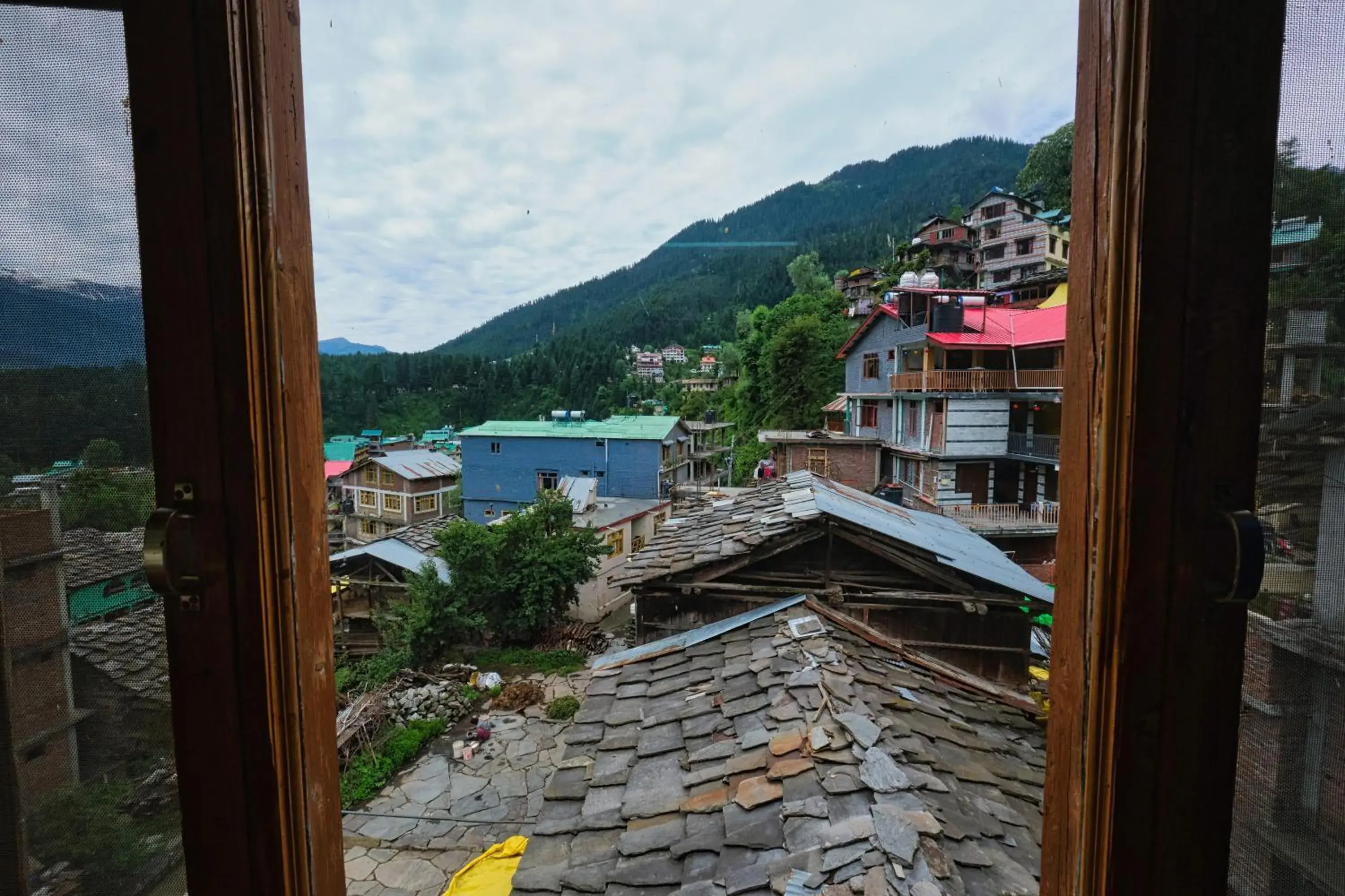 Mountain view in Voyageur Nest Mountain view in Voyageur Nest