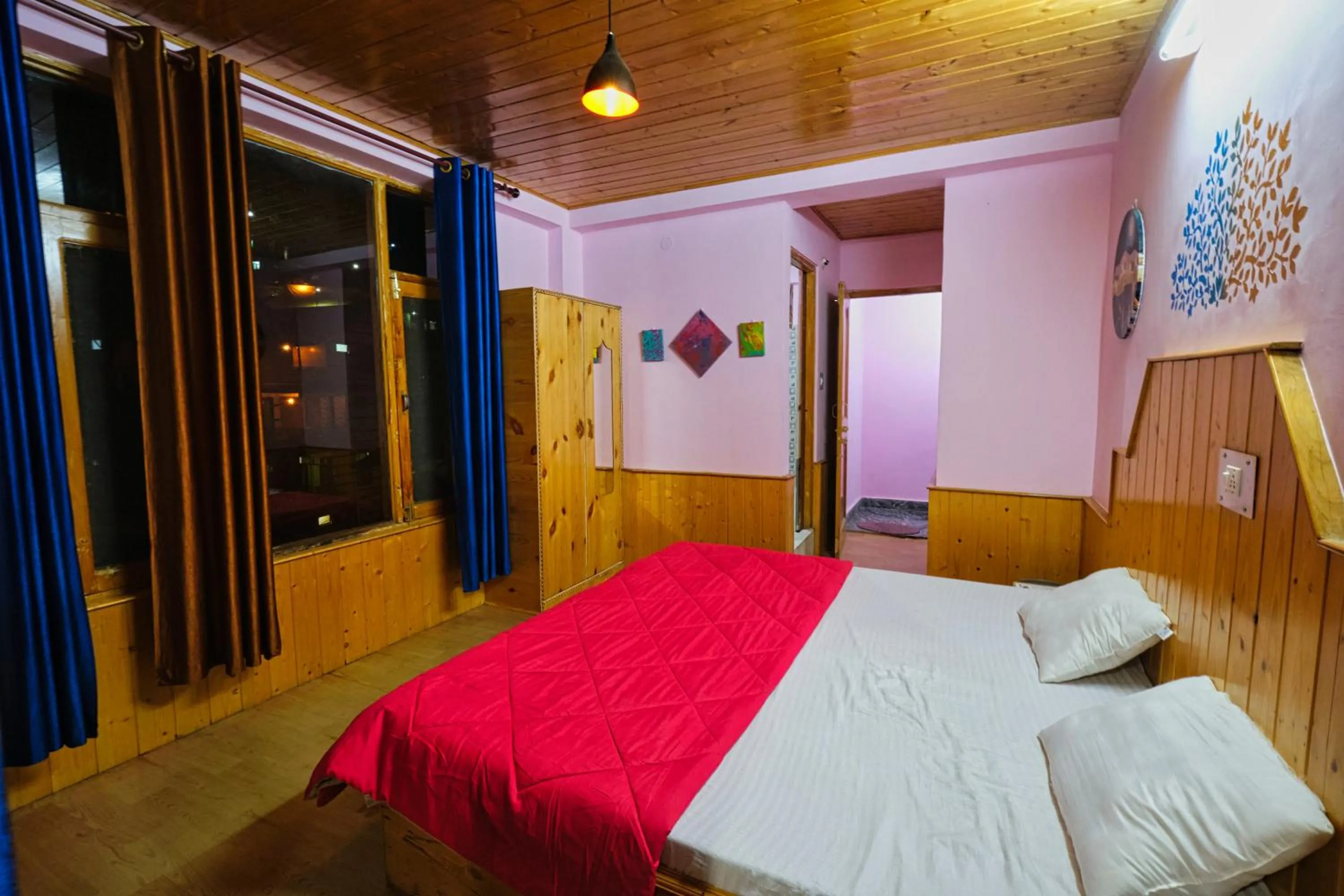 Bed in Voyageur Nest