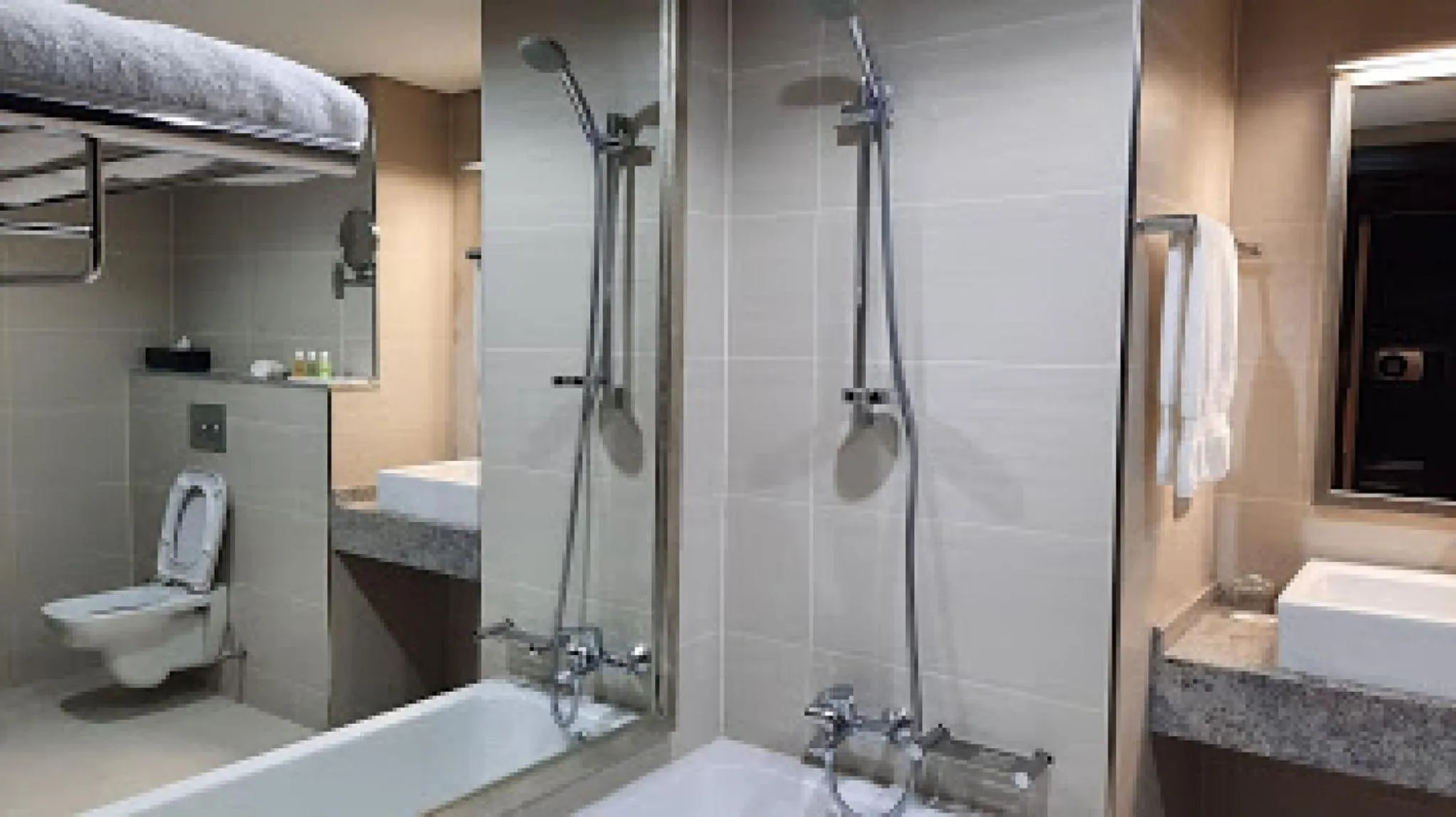 Shower in The Providence Hotel by Mantis