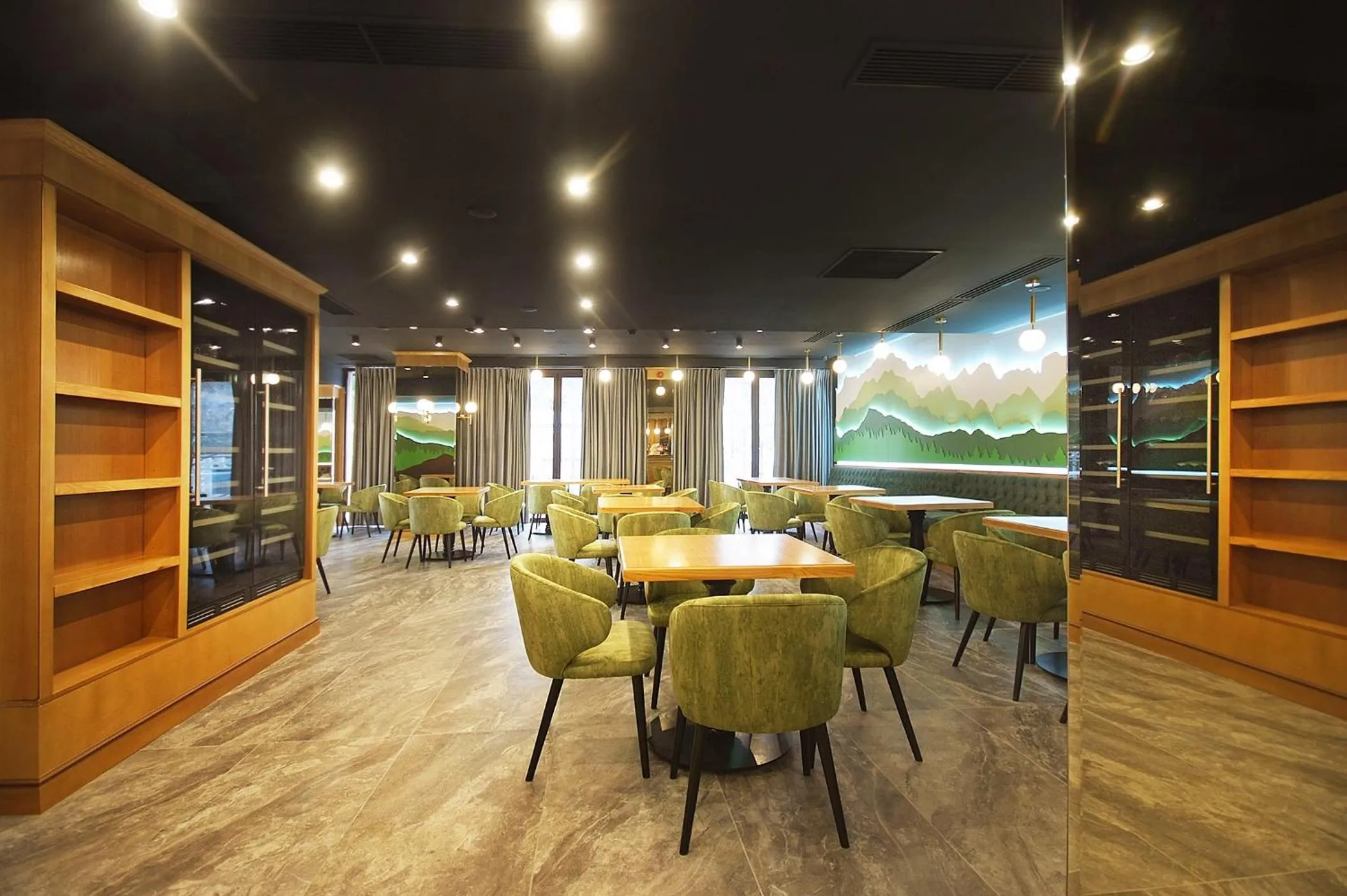 Restaurant/places to eat in COMPLEX PANORAMIC