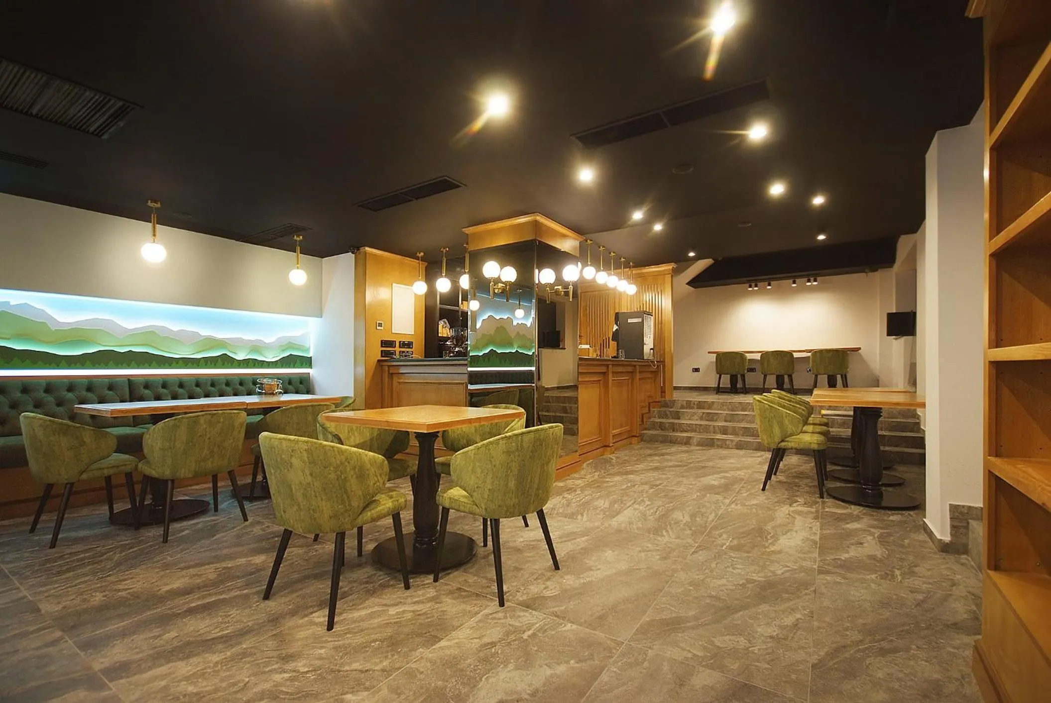 Restaurant/places to eat in COMPLEX PANORAMIC