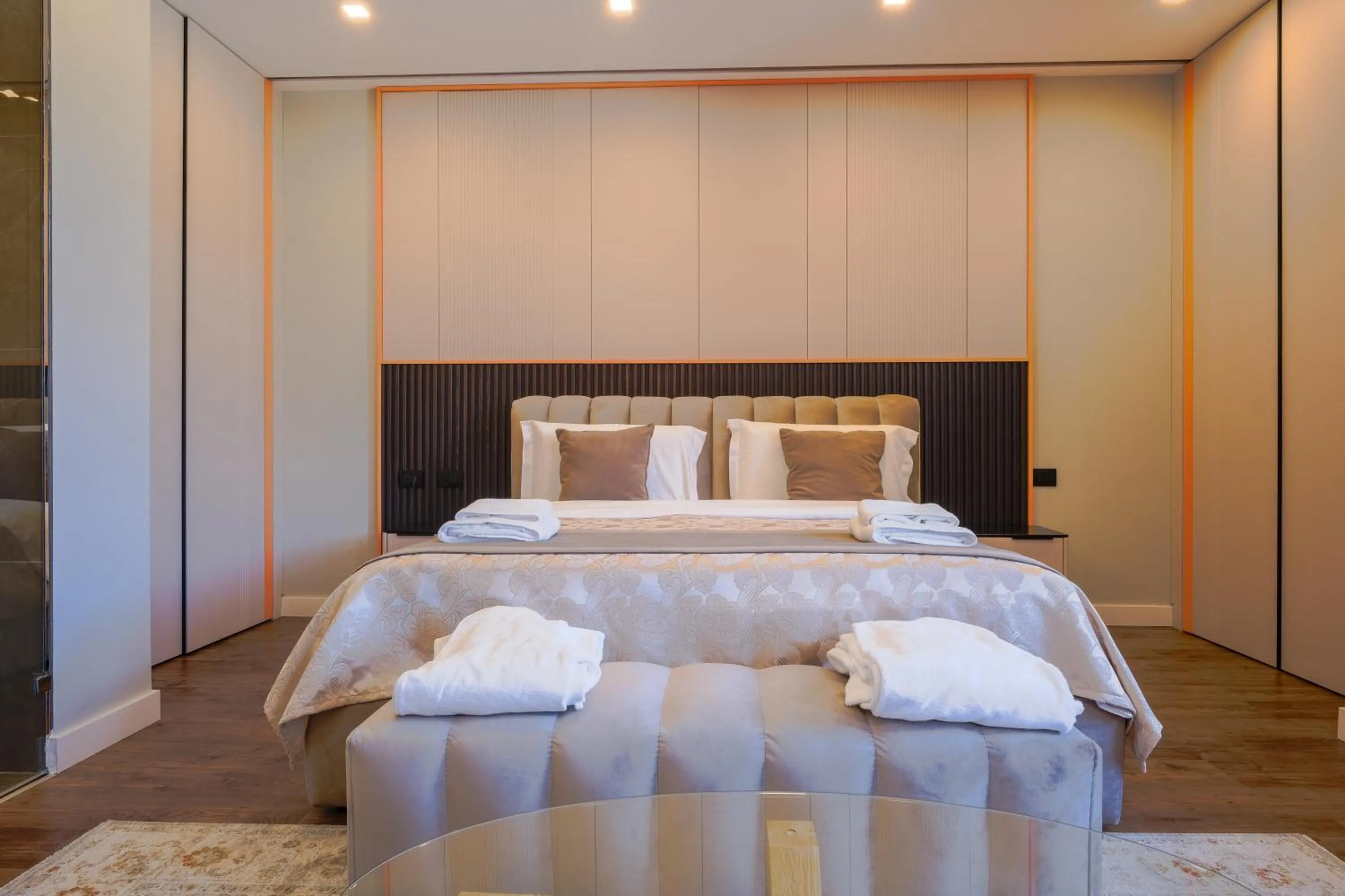 Photo of the whole room, Bed in Royal East Resort