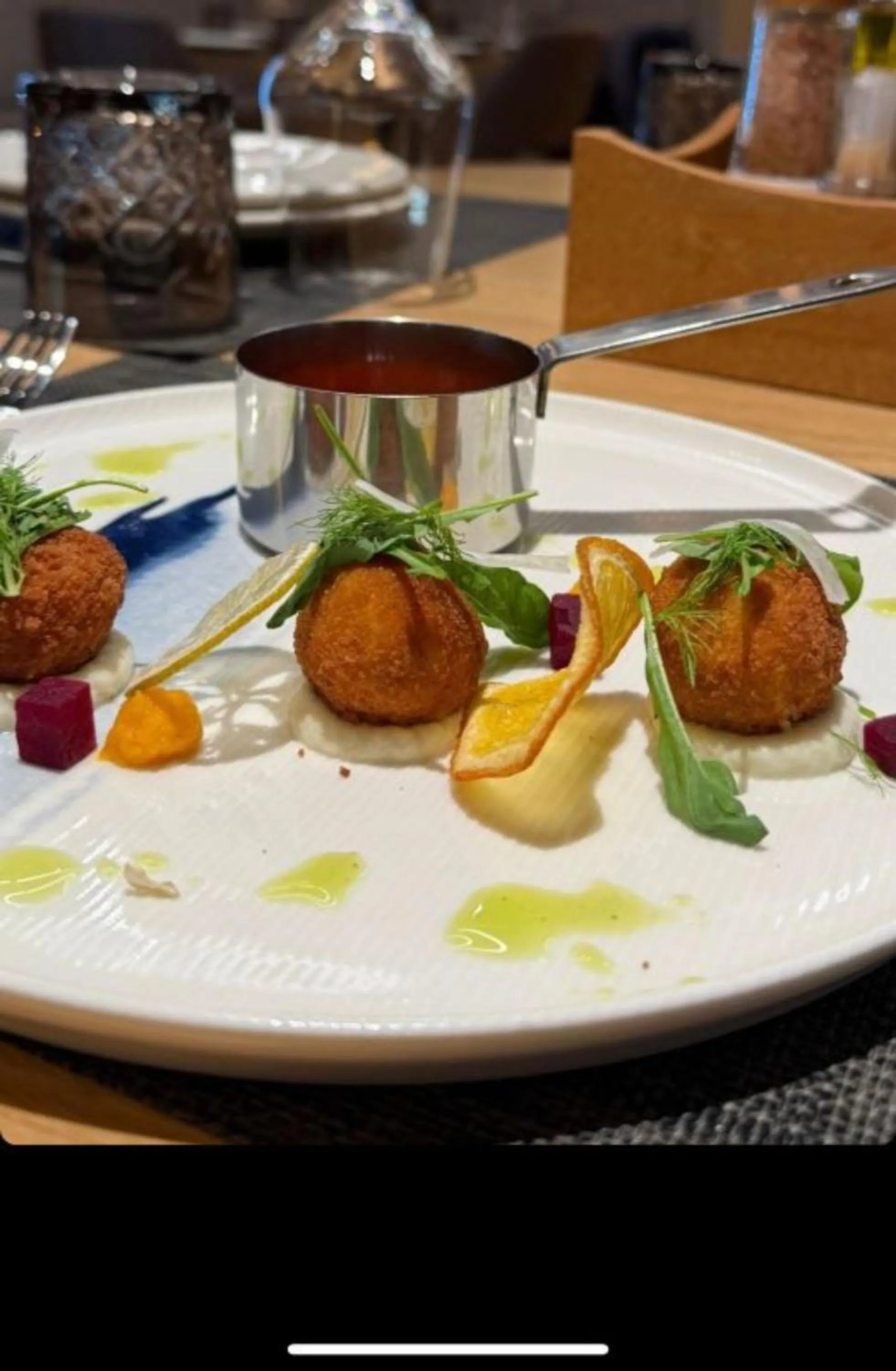 Restaurant/places to eat in Royal East Resort