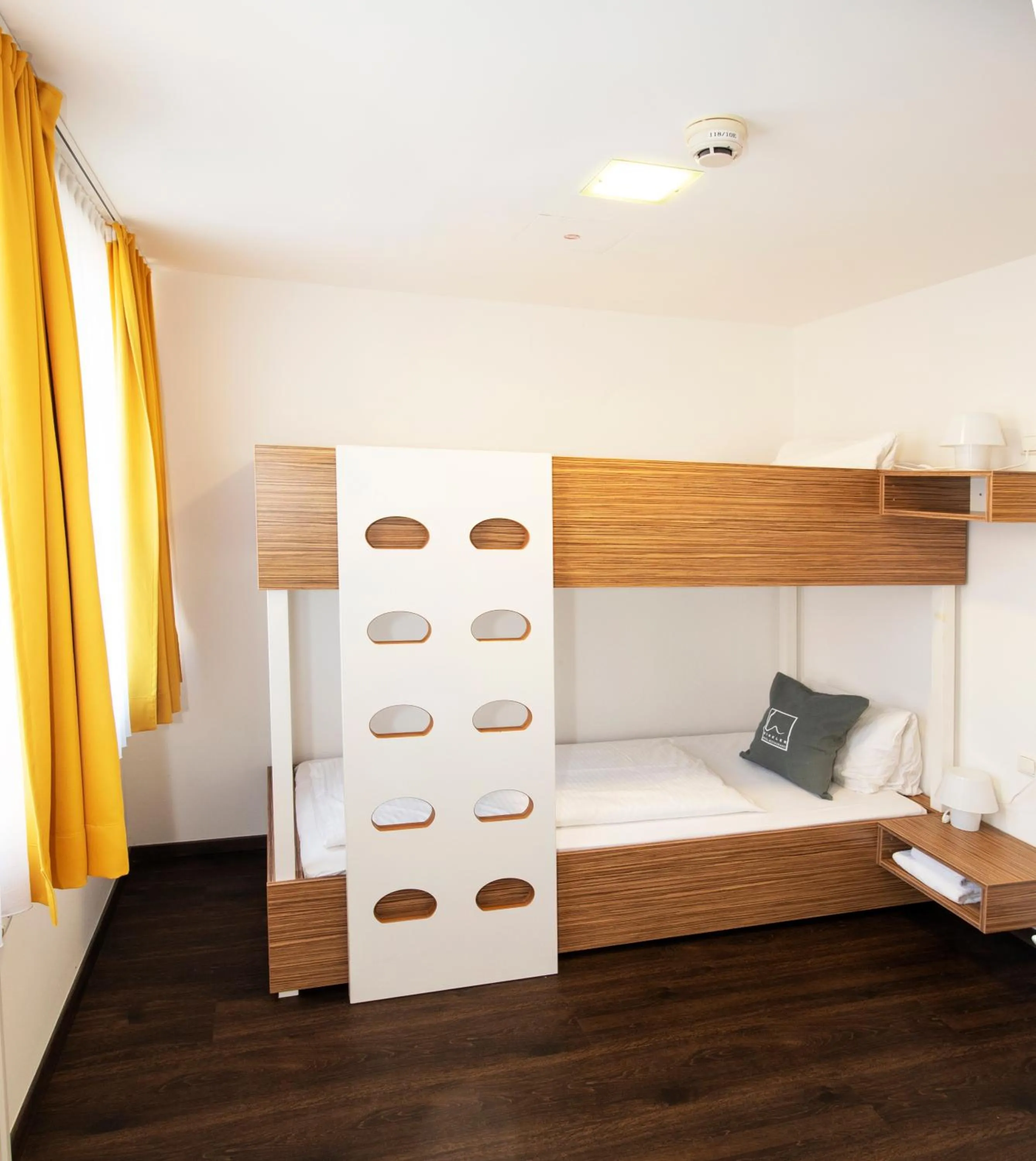 bunk bed, Bed in Hotel Restaurant Winkler