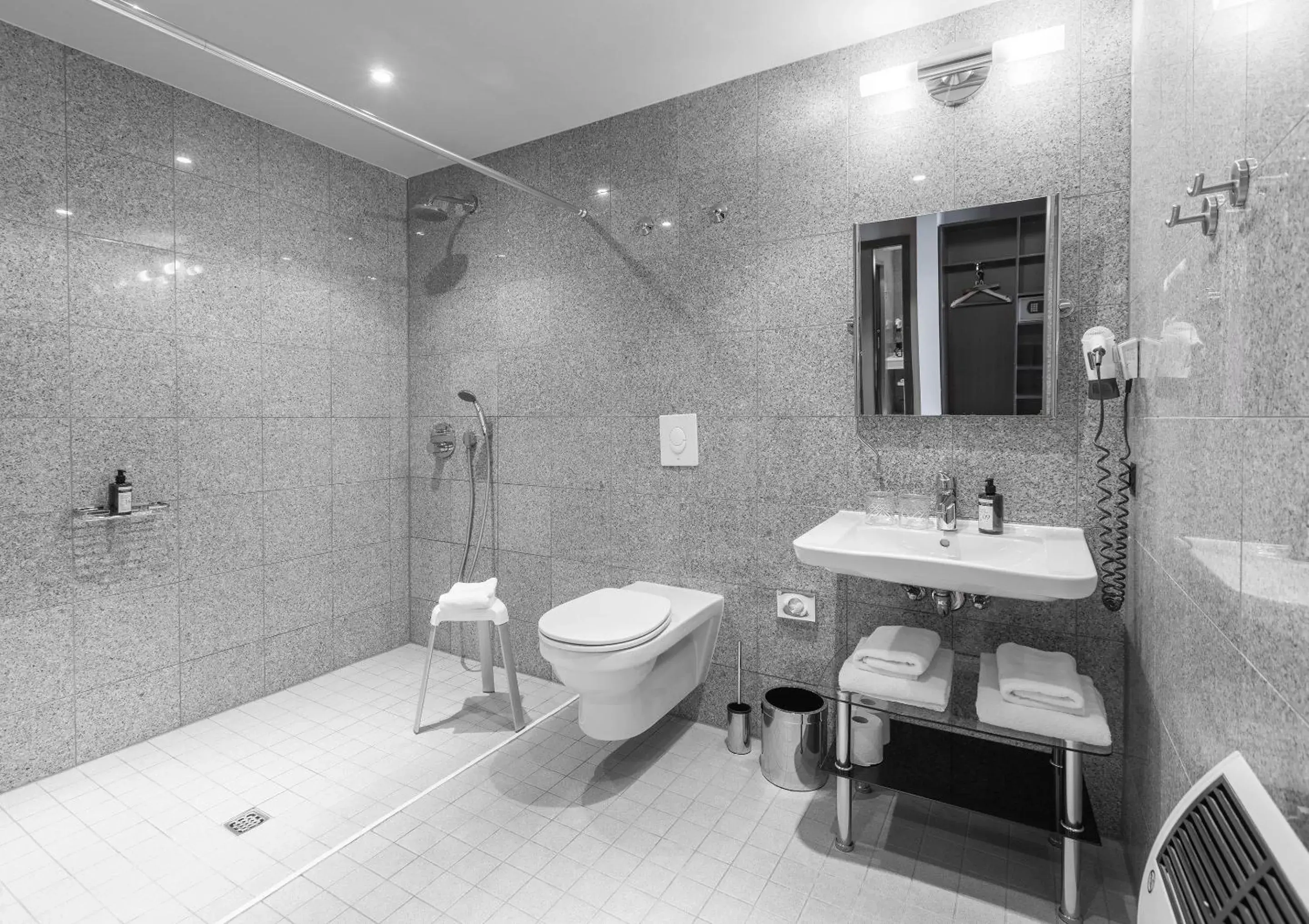 Standard Twin Room in TITANIC Comfort Kurfürstendamm Standard Twin Room in TITANIC Comfort Kurfürstendamm