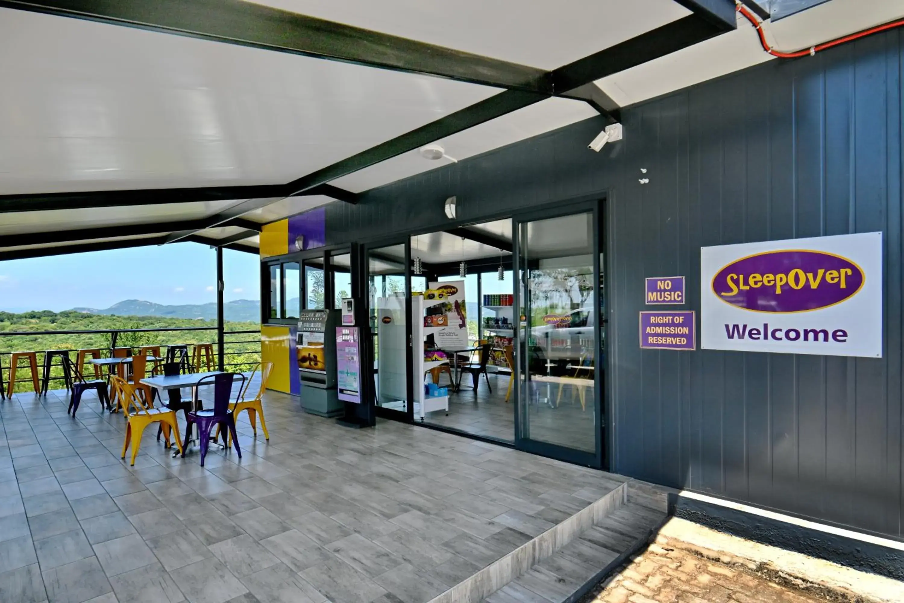 Restaurant/places to eat in SleepOver KMIA Restaurant/places to eat in SleepOver KMIA