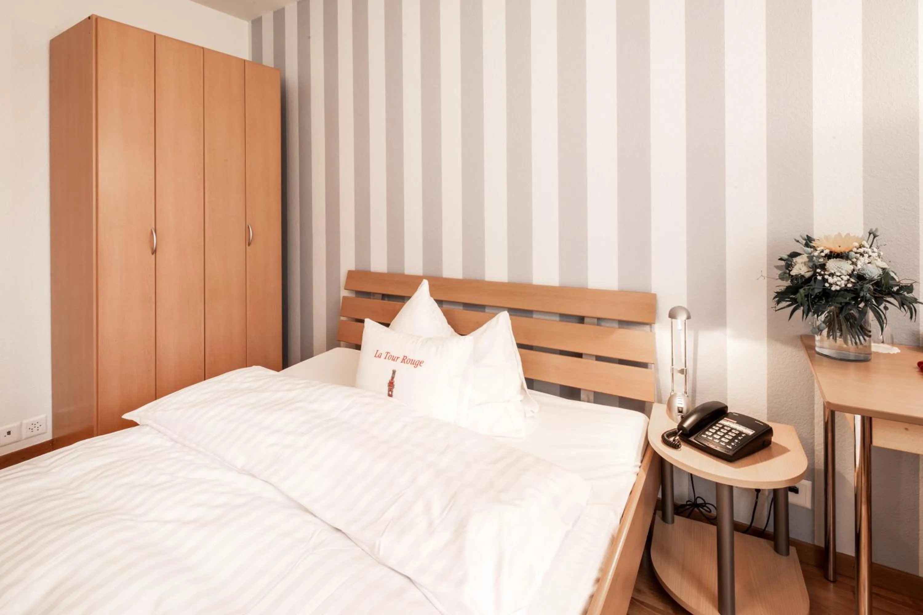 Bed in Hotel Roter Turm