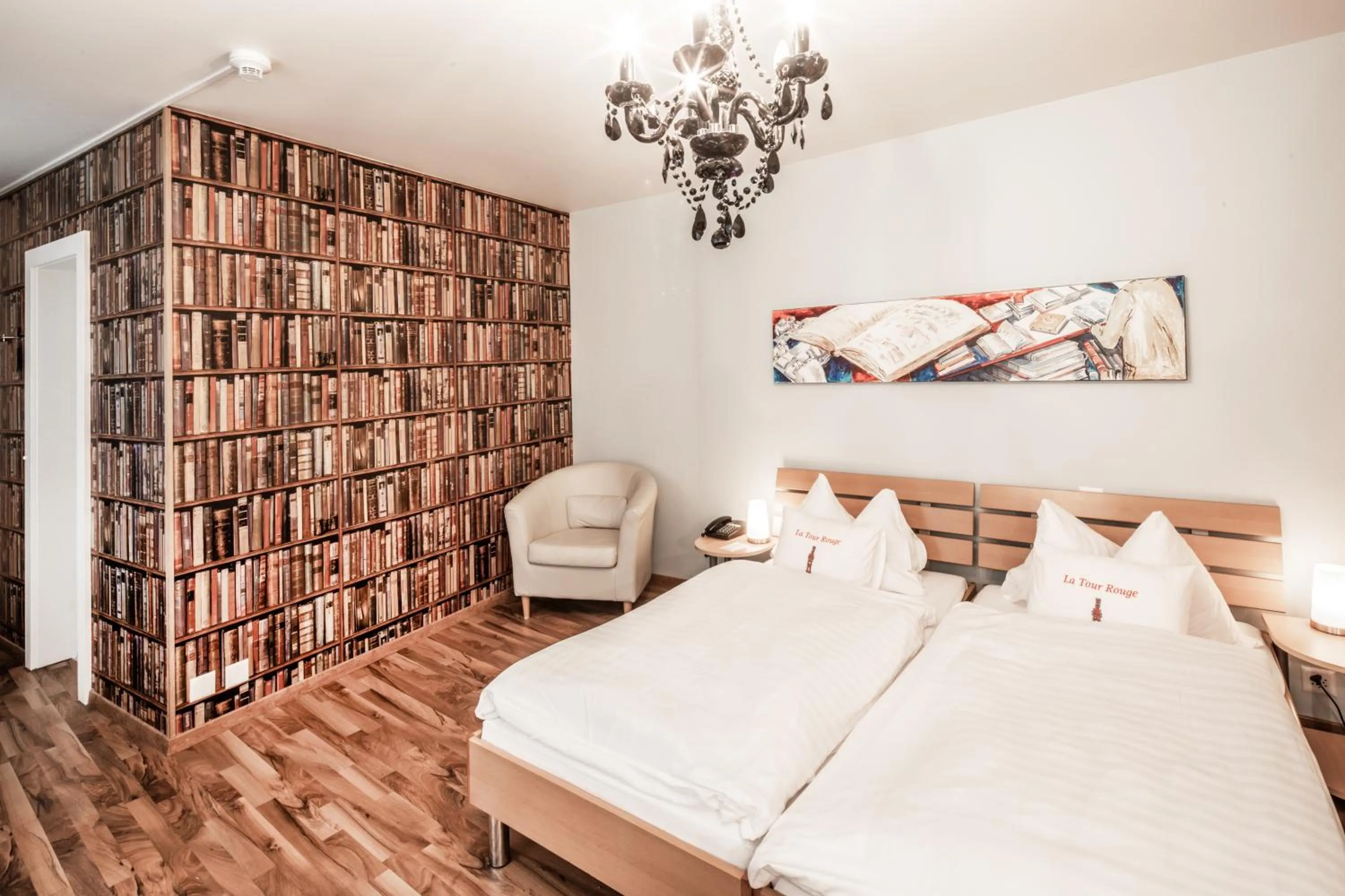 Bed in Hotel Roter Turm