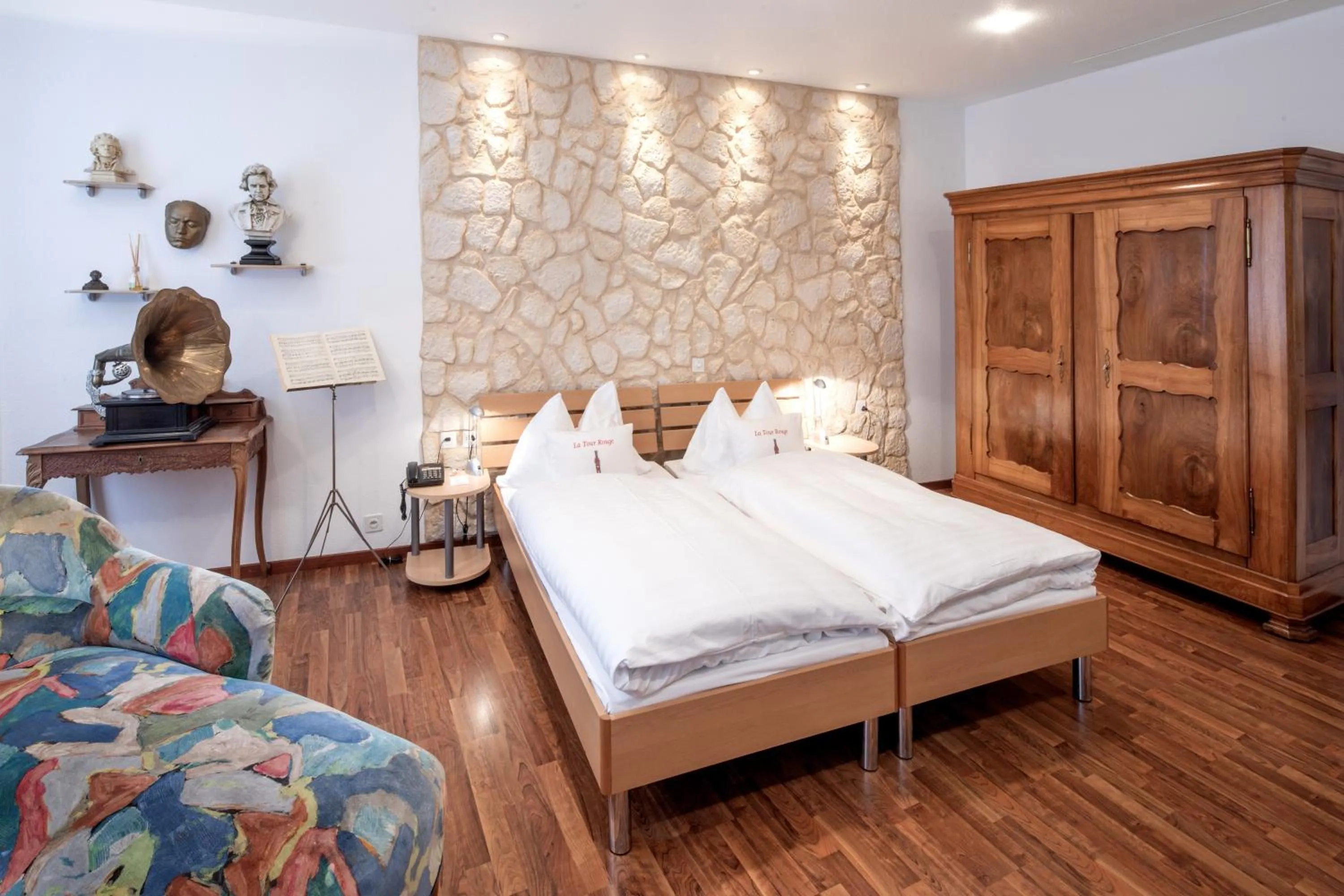 Bed in Hotel Roter Turm