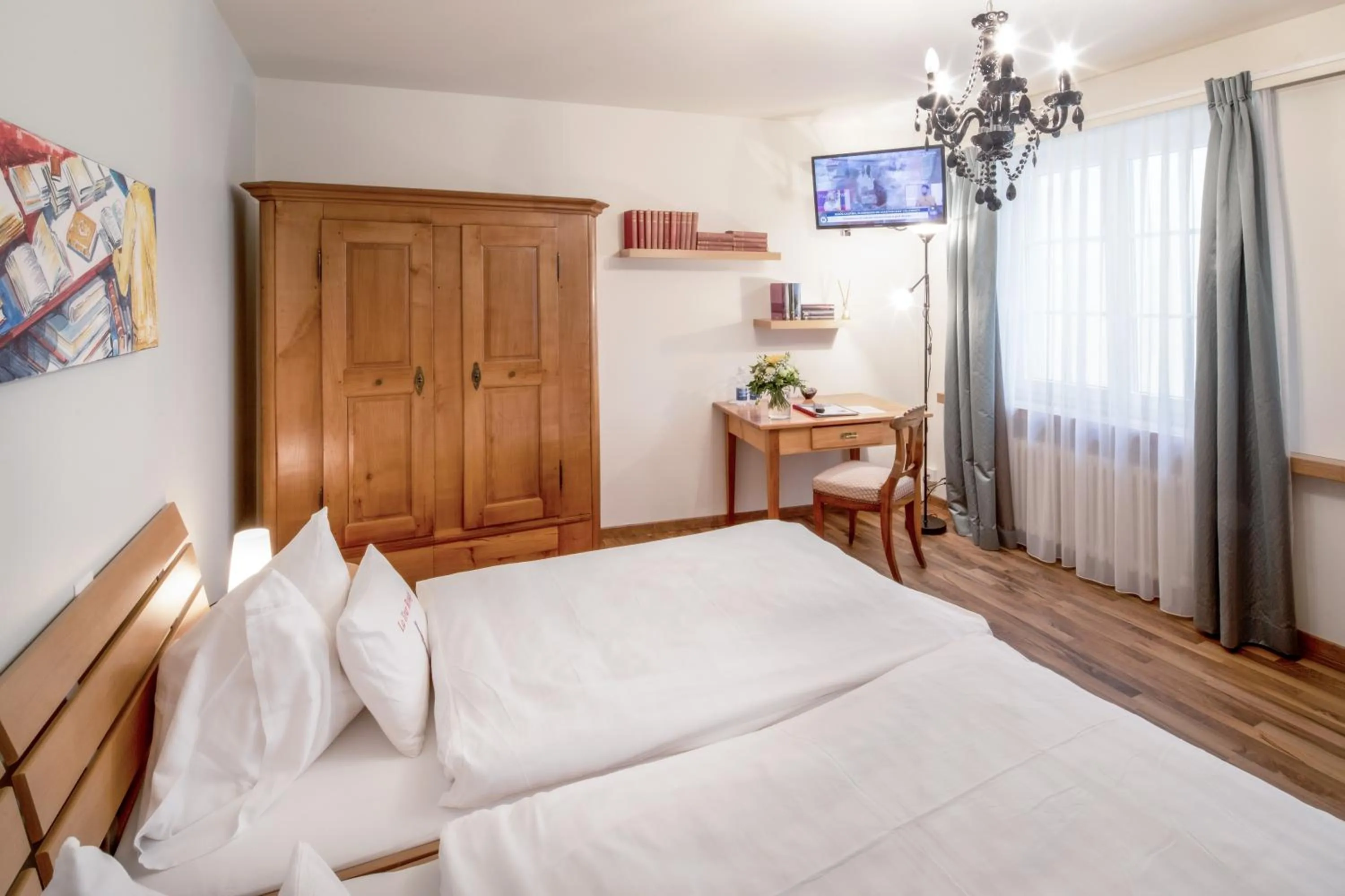 Bed in Hotel Roter Turm