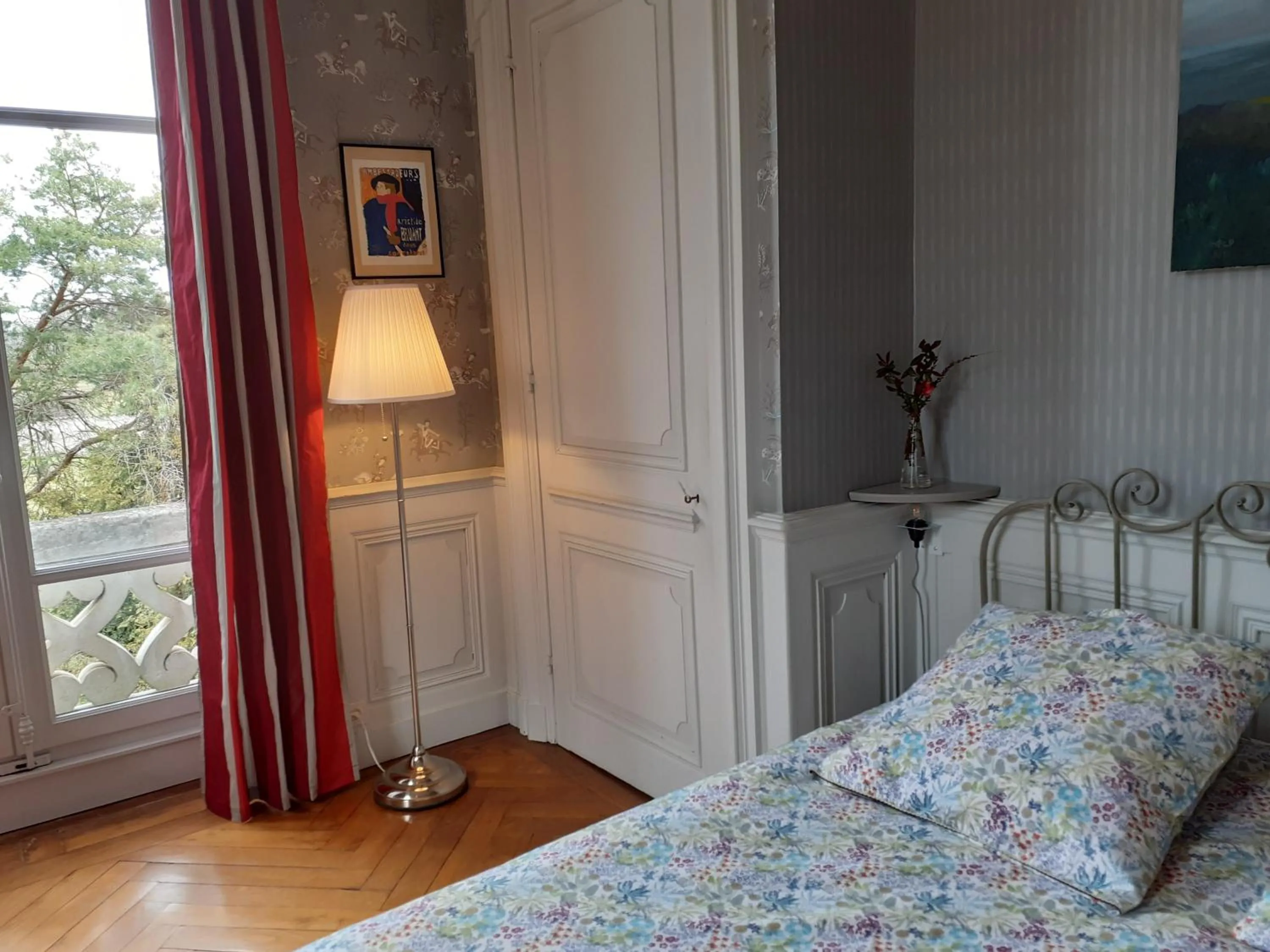 Photo of the whole room, Bed in Domaine du Perrier