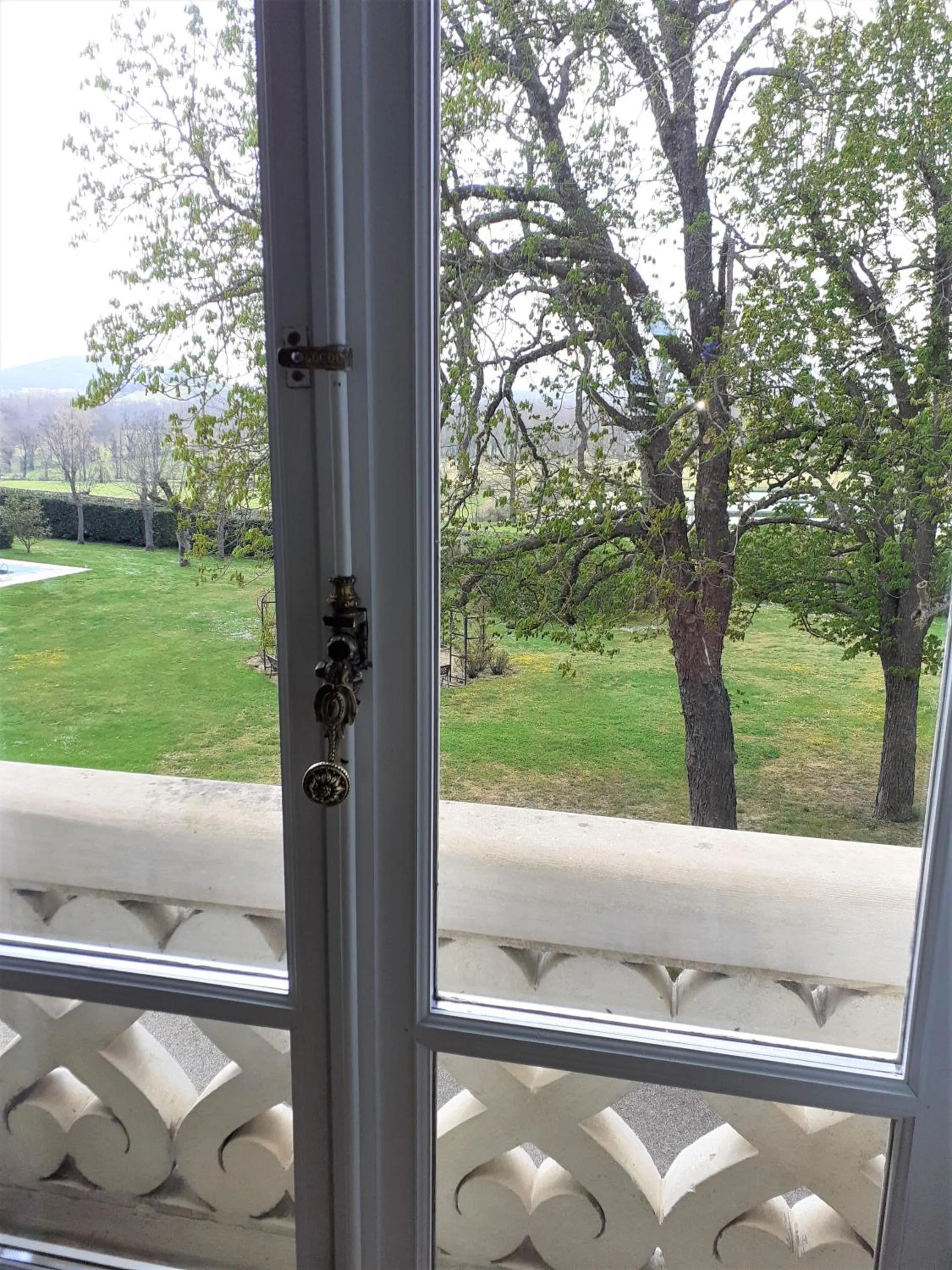 Pool view in Domaine du Perrier