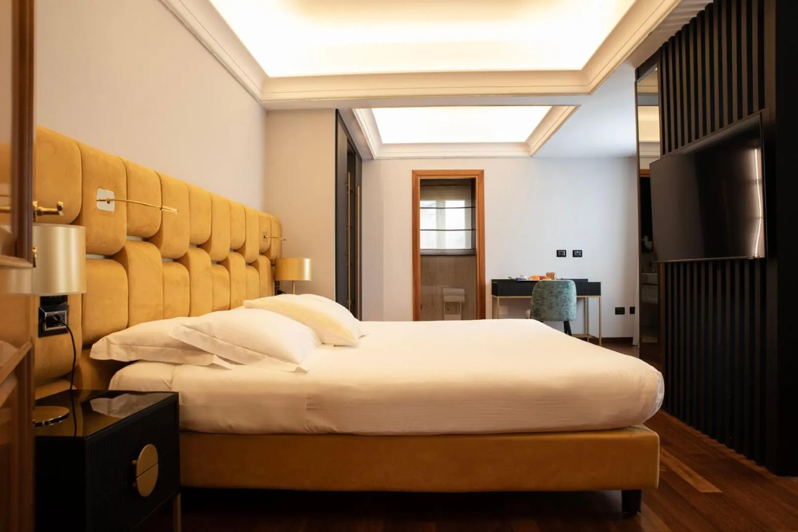 Bedroom, Bed in Hotel Niccolo' V - Terme dei Papi