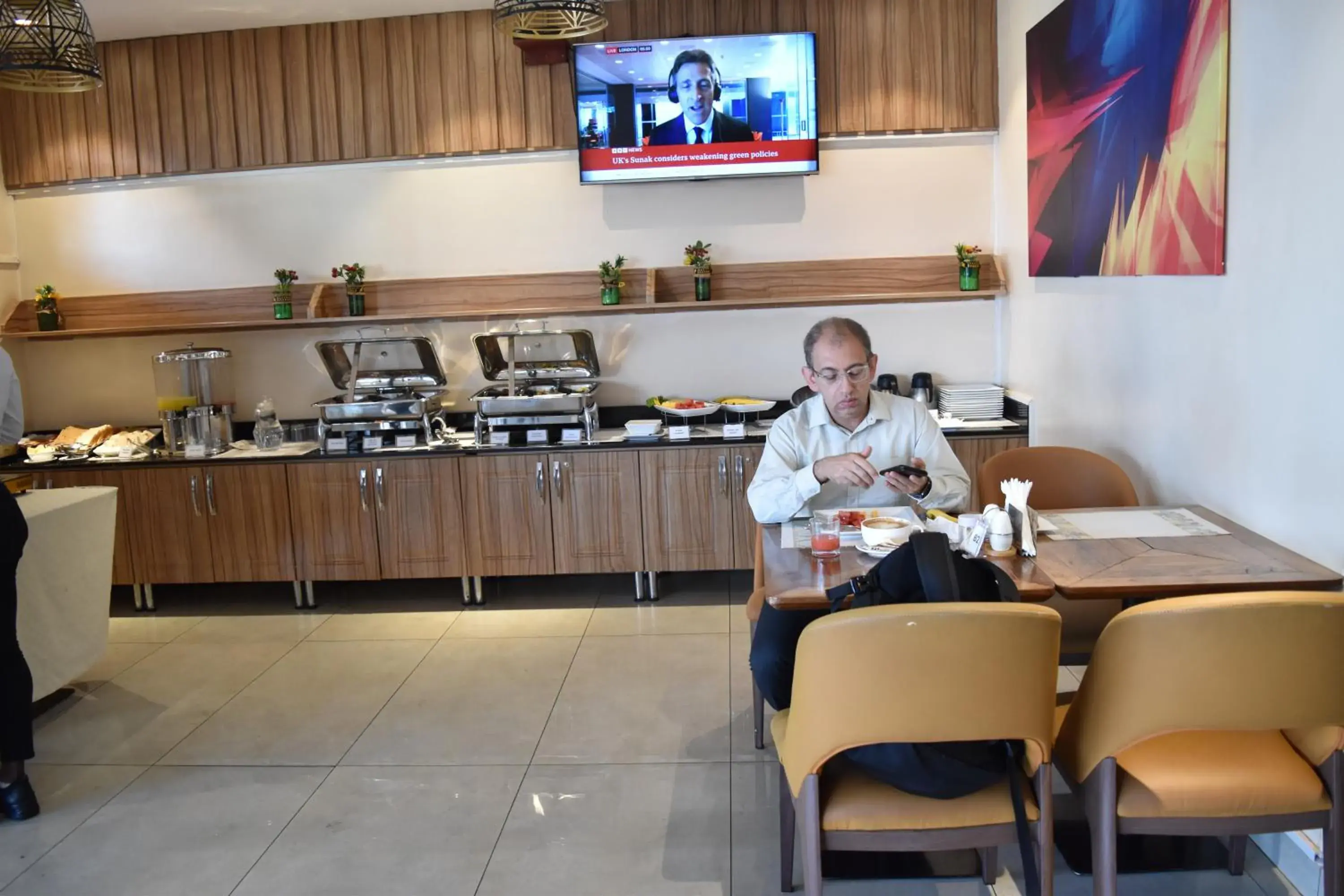 Restaurant/places to eat in Millennium Terrace Hotel Restaurant/places to eat in Millennium Terrace Hotel