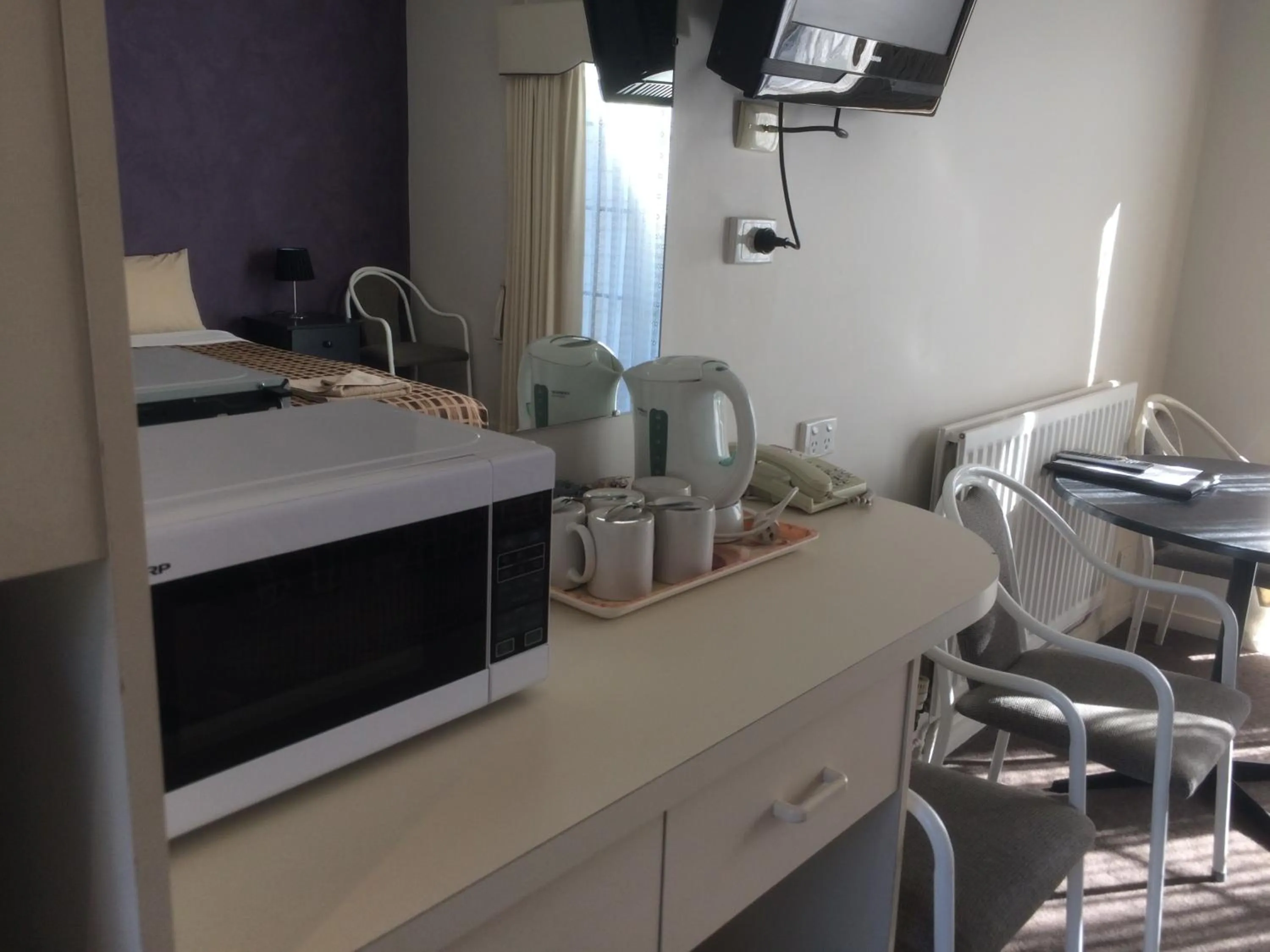 Ambassador Motor Inn