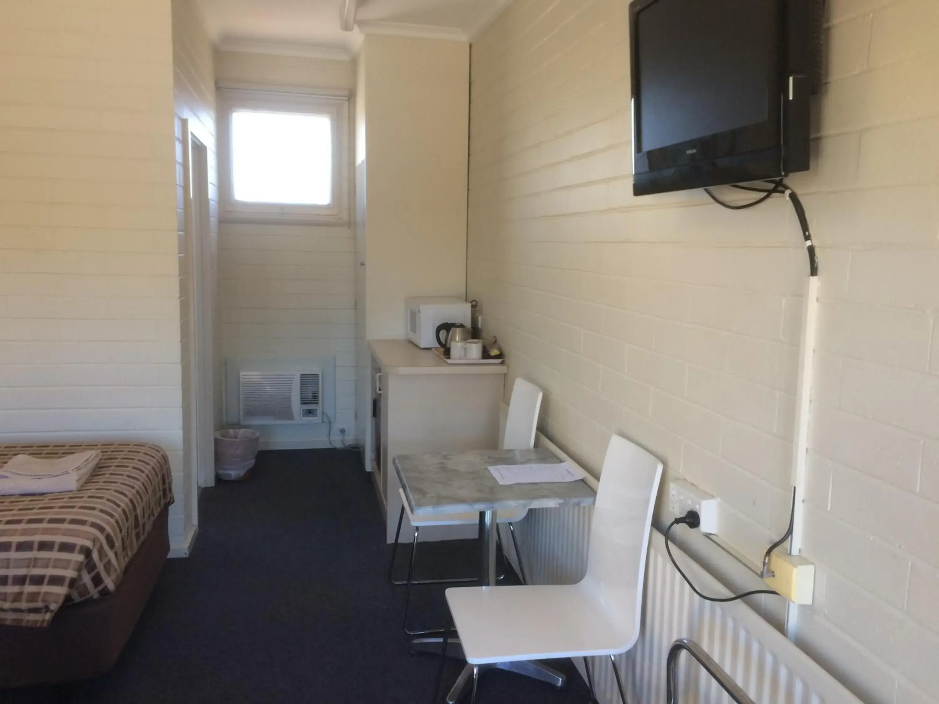 Superior Twin Room in Ambassador Motor Inn Superior Twin Room in Ambassador Motor Inn