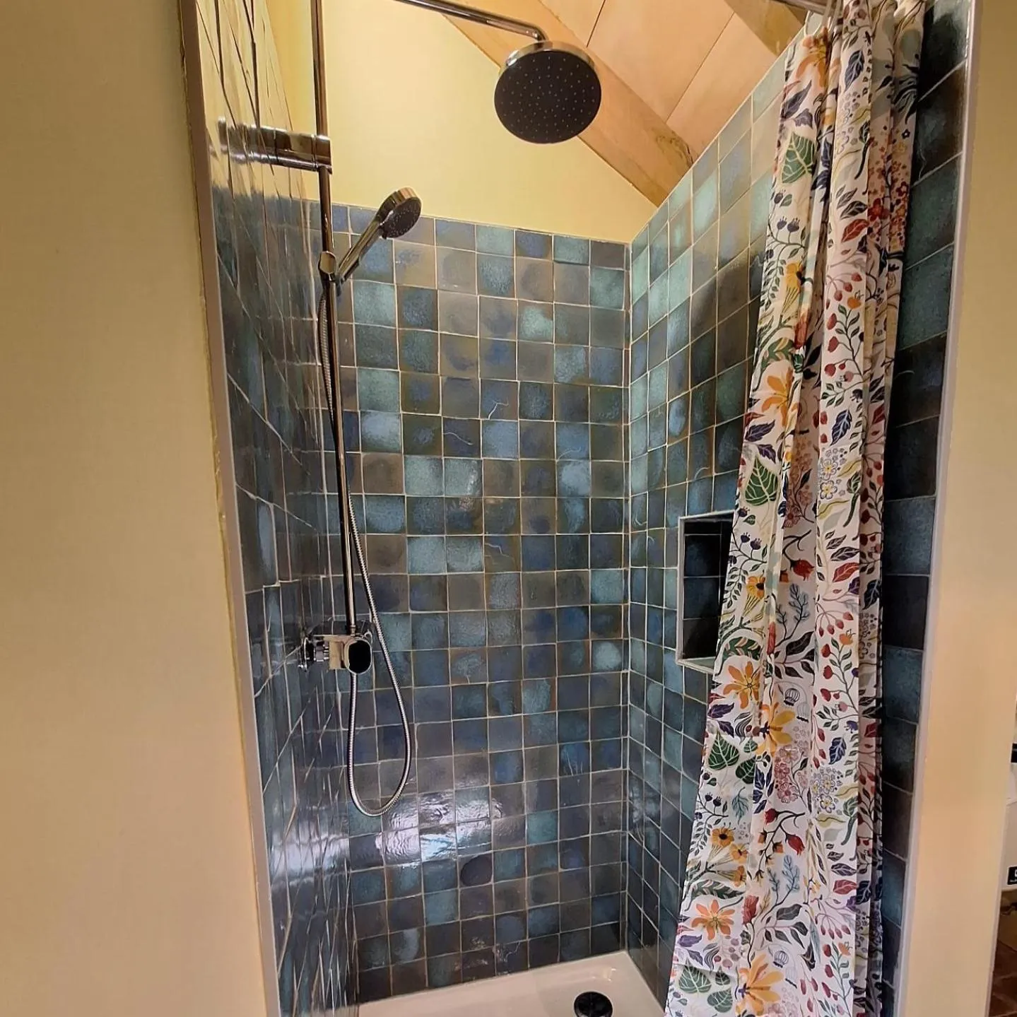 Shower in B&B Stefans Pottery